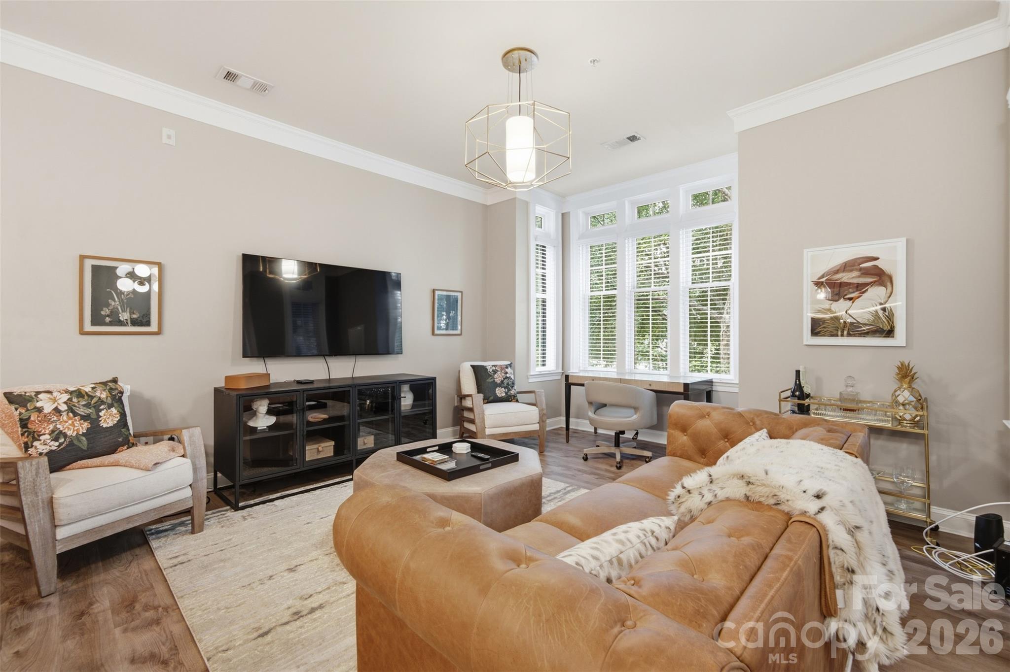 Condominium at 2810 Selwyn Avenue, Charlotte, photo 2 of 28