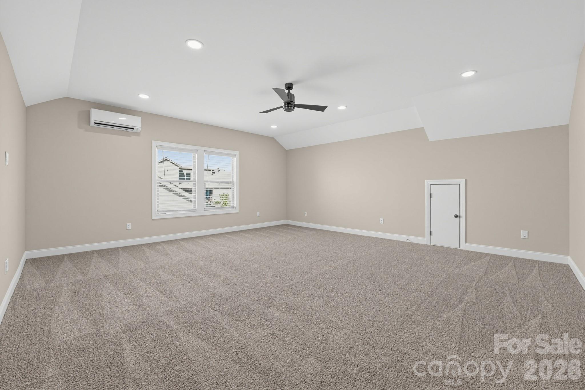 Single Family Residence at 15319 Venezia Lane, Huntersville, photo 20 of 38