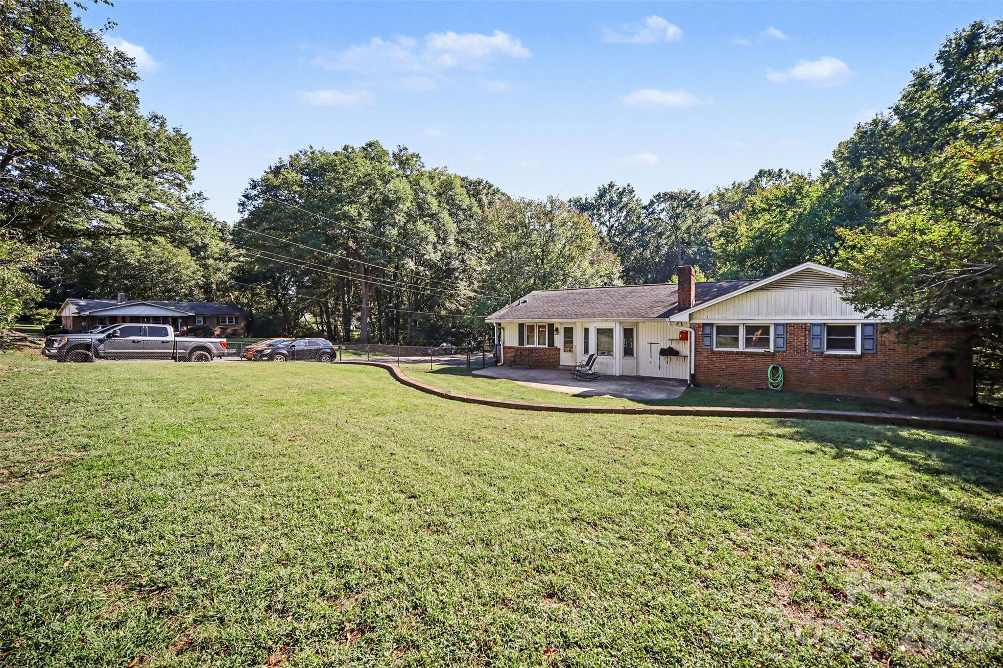 Single Family Residence at 402 Sunset Circle, Dallas, photo 33 of 46