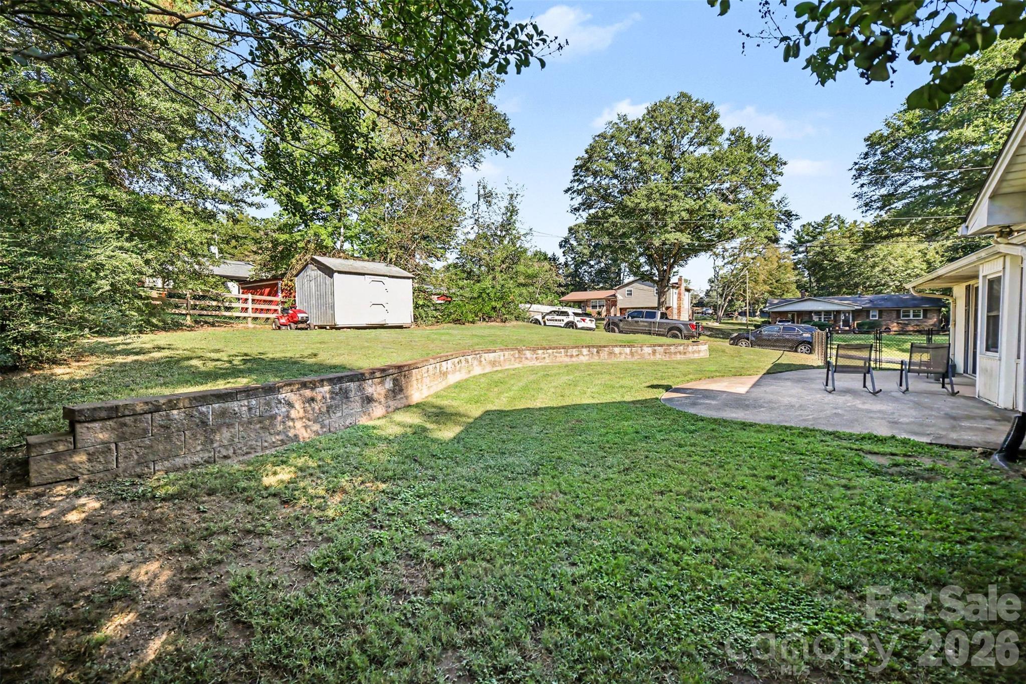 Single Family Residence at 402 Sunset Circle, Dallas, photo 30 of 46