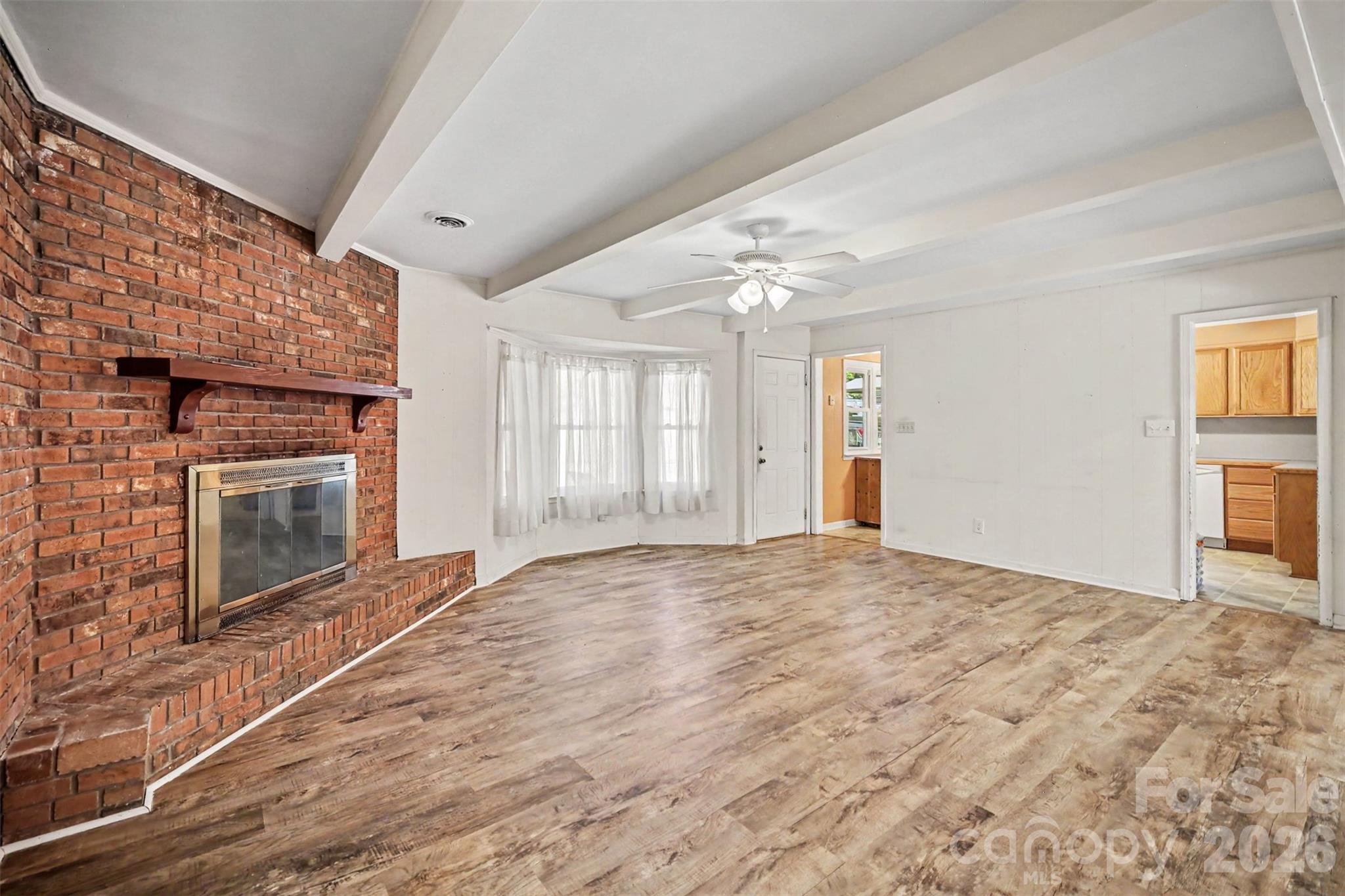 Single Family Residence at 402 Sunset Circle, Dallas, photo 9 of 46