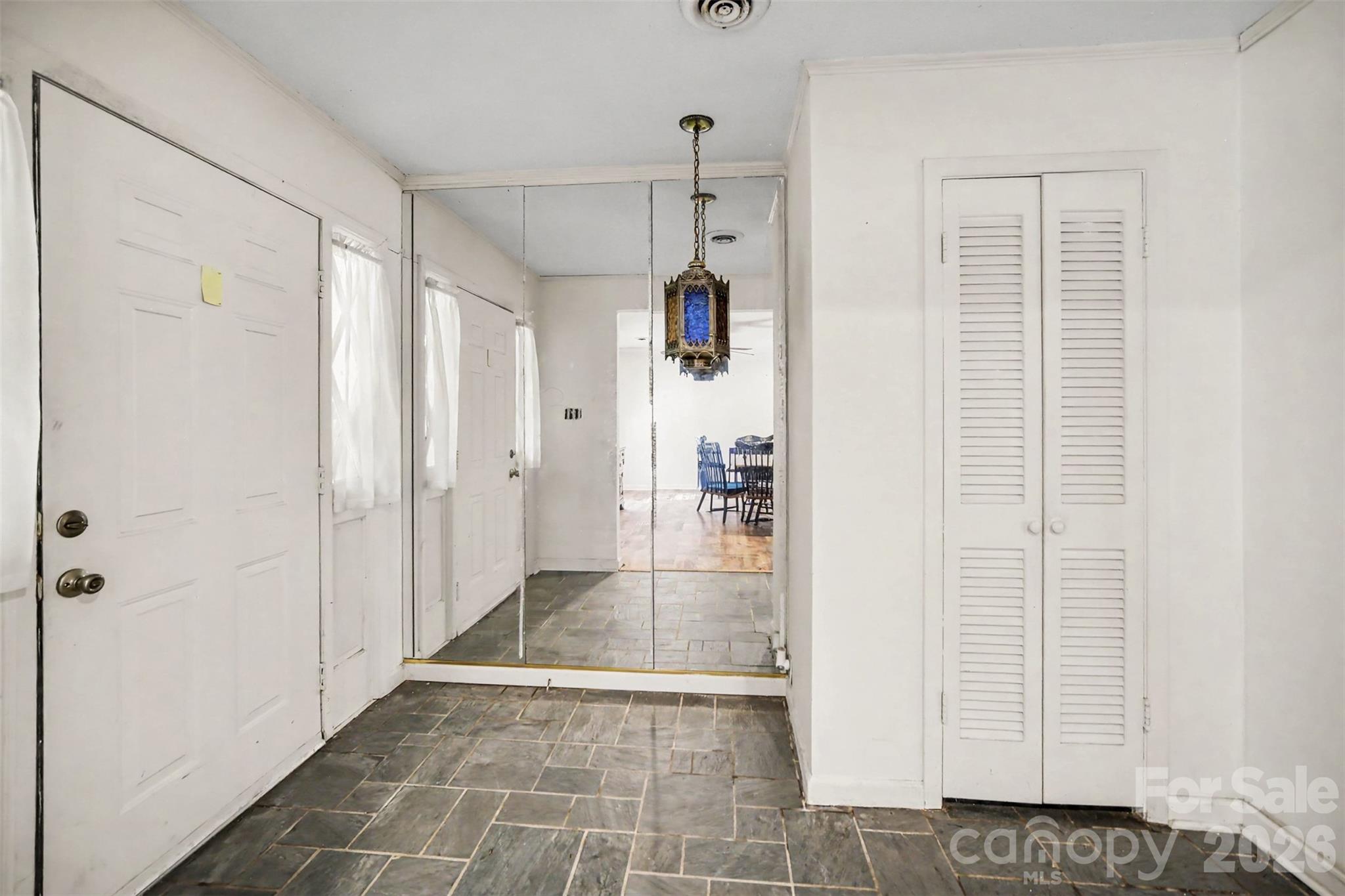 Single Family Residence at 402 Sunset Circle, Dallas, photo 40 of 46