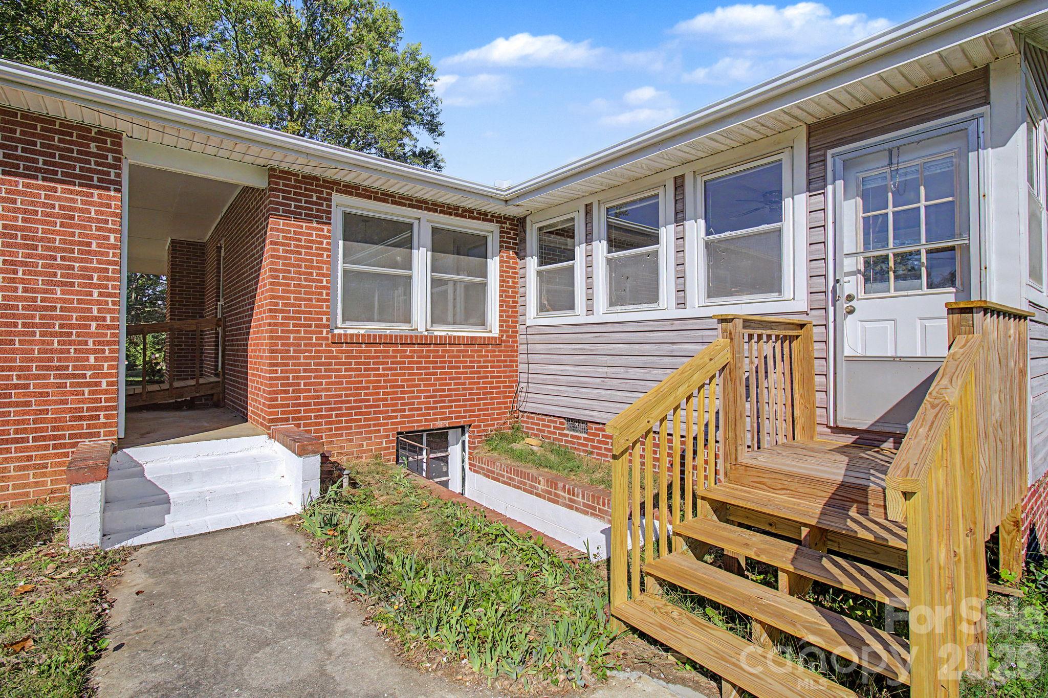 Out back to the generously large yard - 188 Pinner Road, Arden