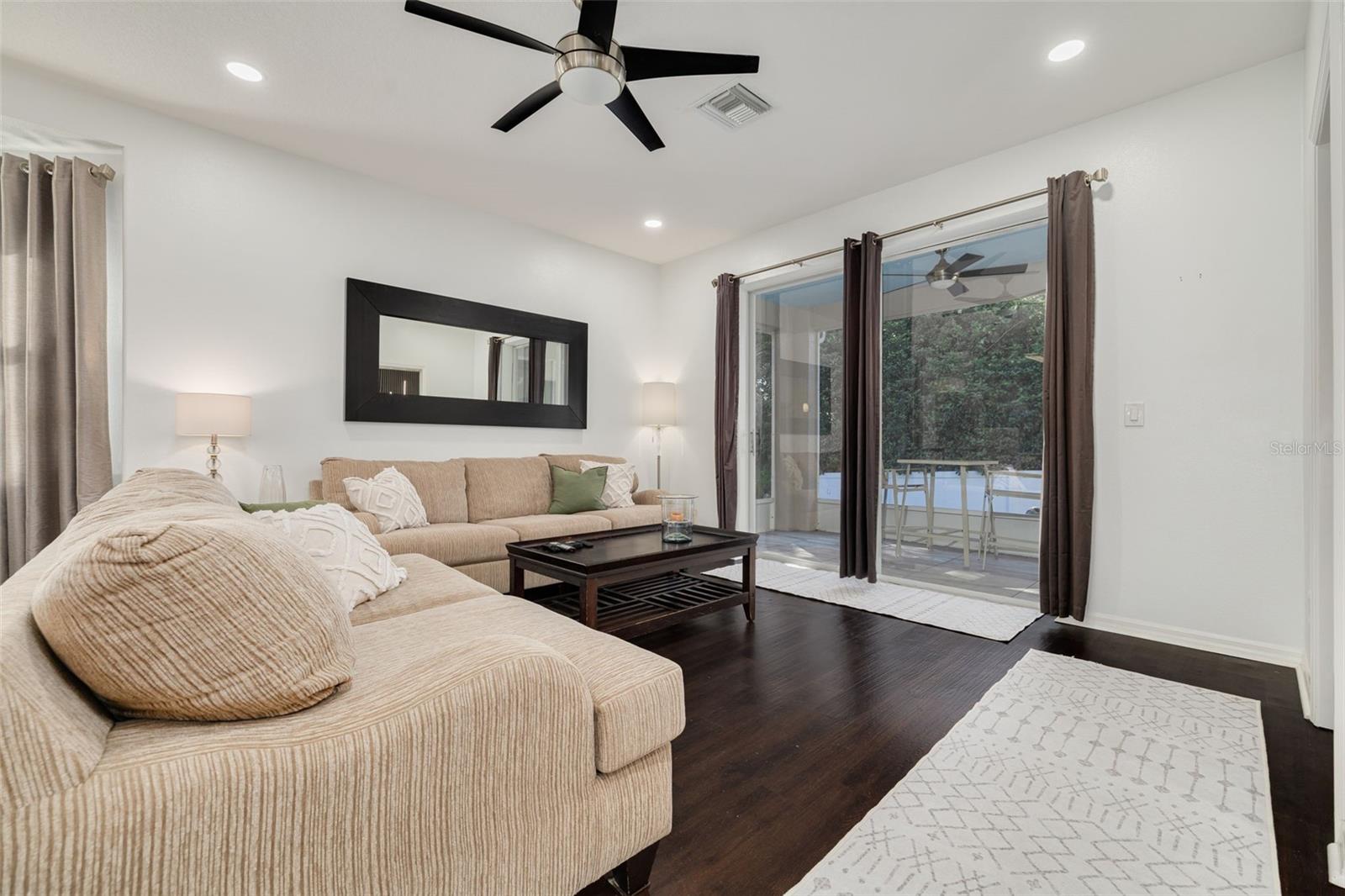 Single Family Residence at 724 SANDY HILLS AVE, TARPON SPRINGS, photo 6 of 38