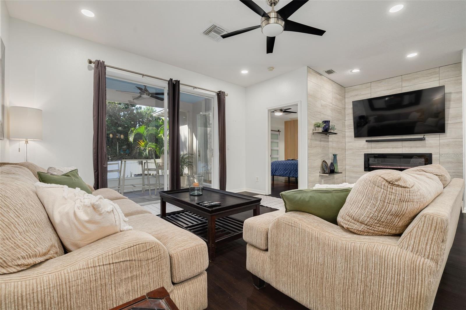 Single Family Residence at 724 SANDY HILLS AVE, TARPON SPRINGS, photo 7 of 38