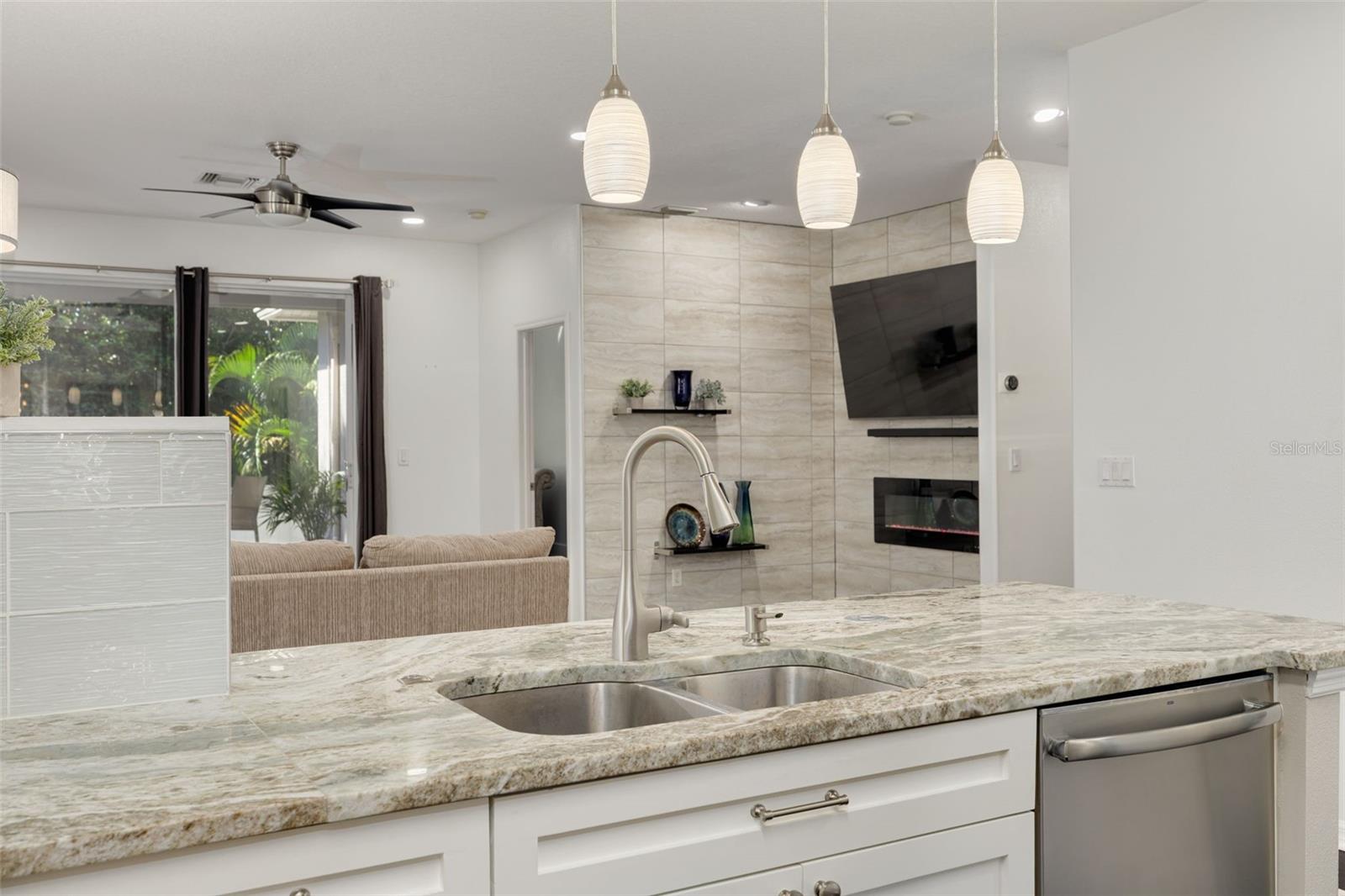 Single Family Residence at 724 SANDY HILLS AVE, TARPON SPRINGS, photo 10 of 38