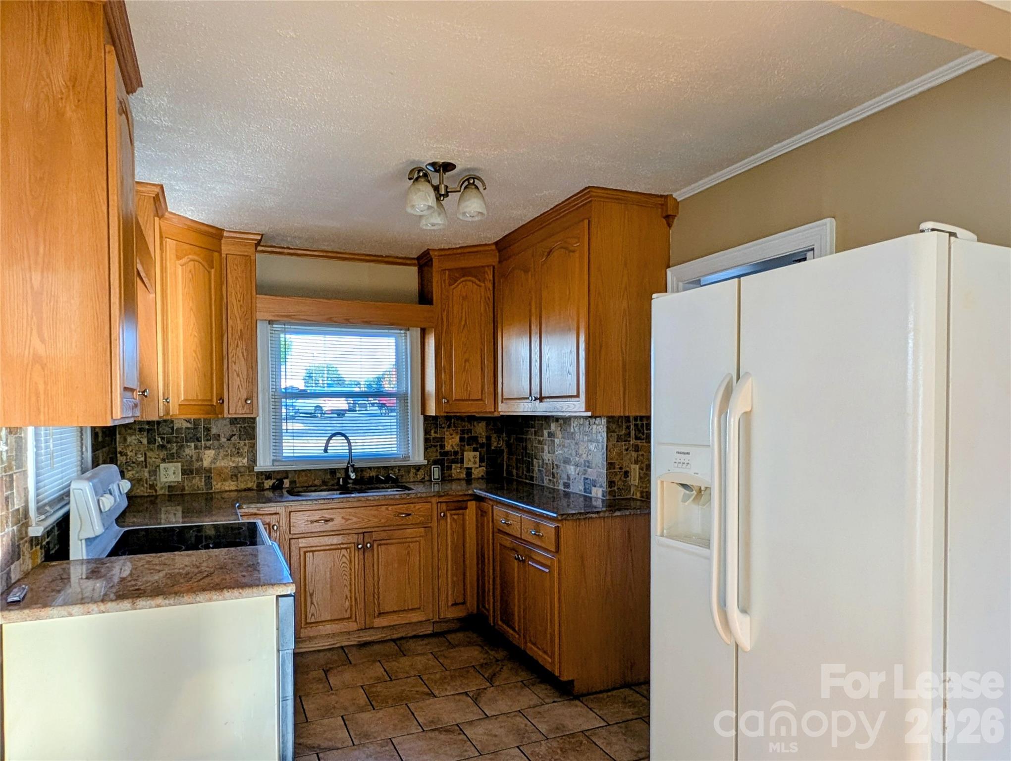 Single Family Residence at 119 Ridgeway Avenue, Statesville, photo 4 of 12