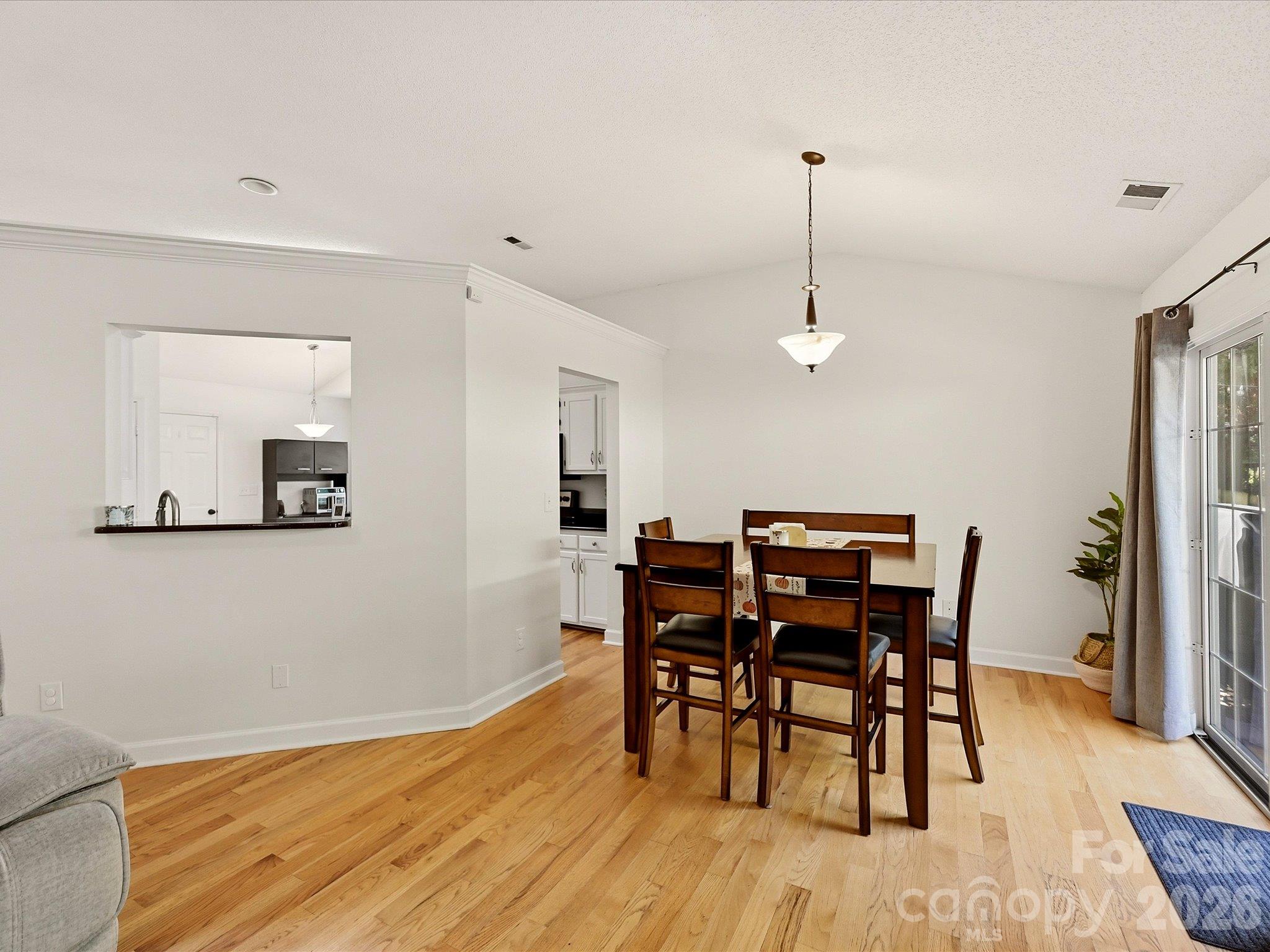 Single Family Residence at 6701 Sweetfield Drive, Charlotte, photo 5 of 29