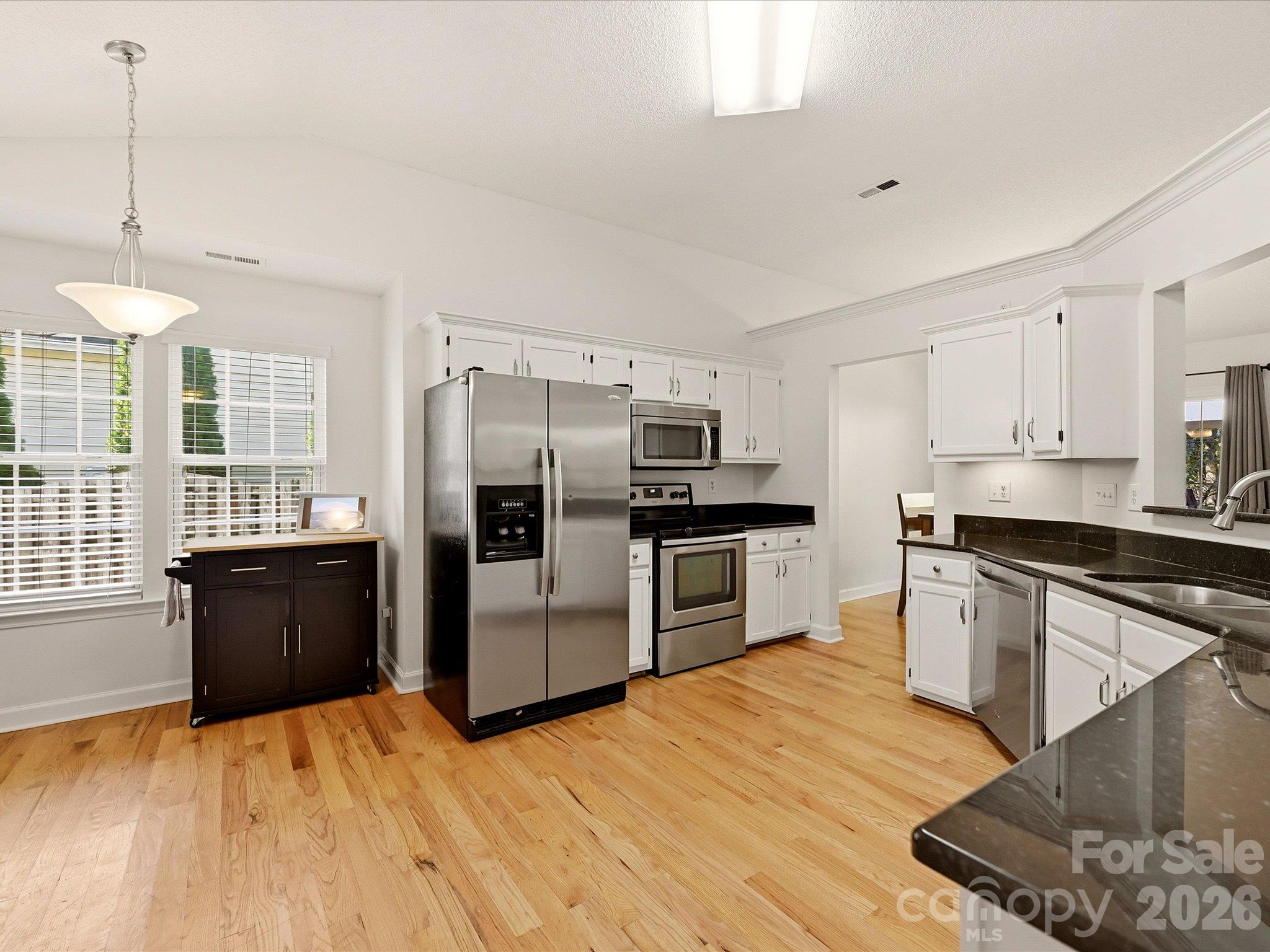 Single Family Residence at 6701 Sweetfield Drive, Charlotte, photo 8 of 29