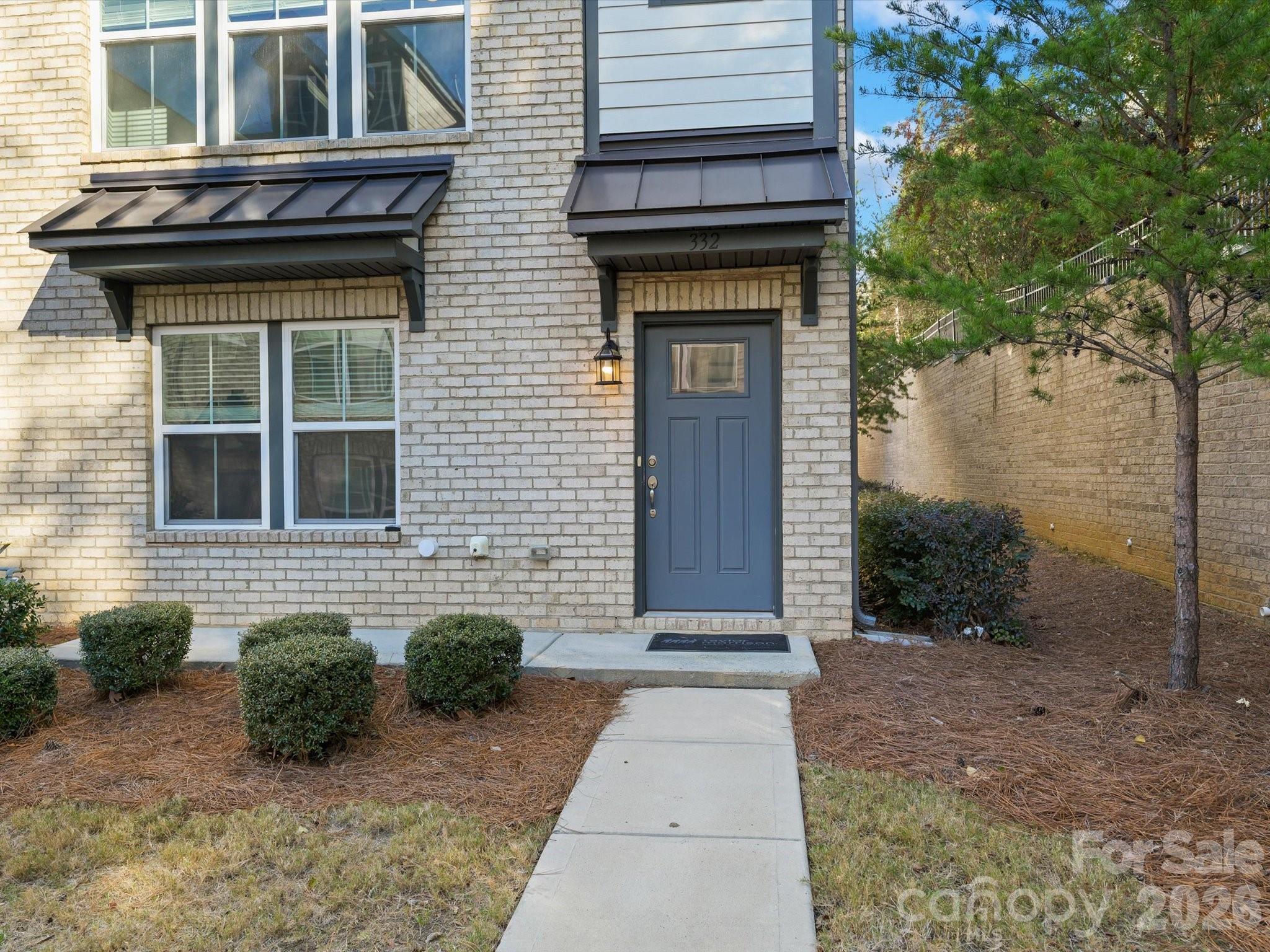 Townhouse at 332 Hastings Run Drive, Charlotte, photo 2 of 31