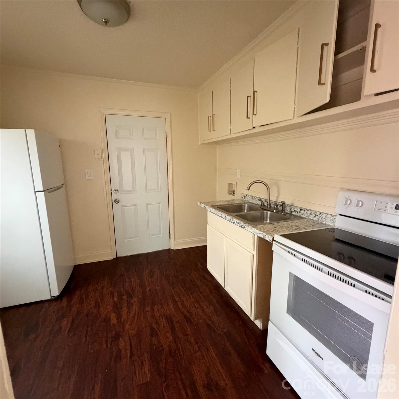 Apartment at 1661 Montana Drive, Charlotte, photo 3 of 6