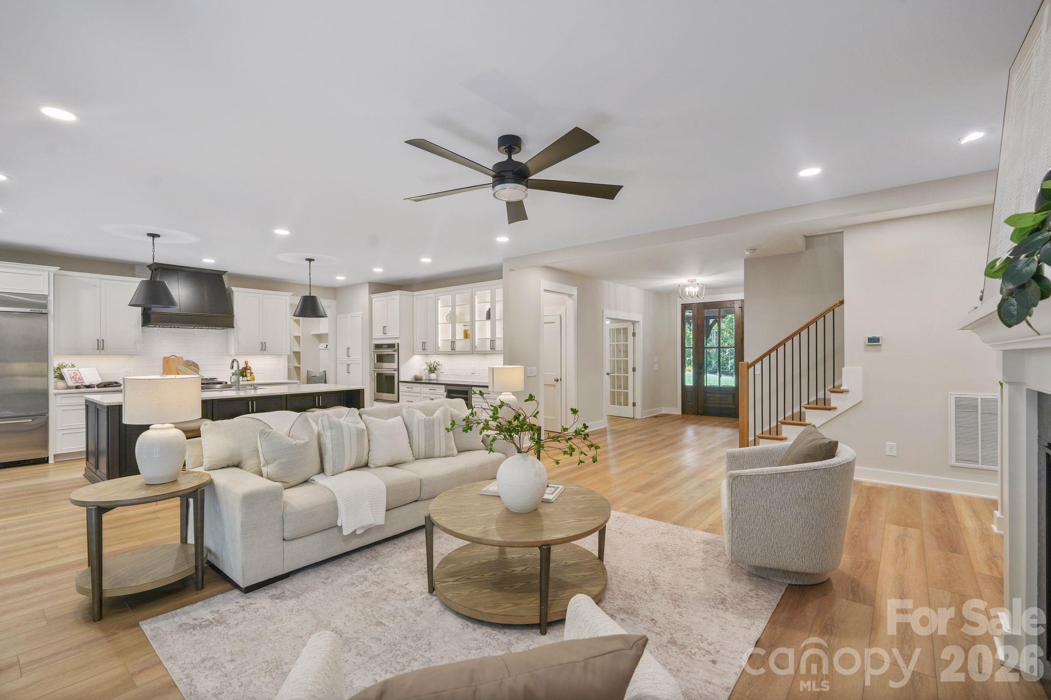 Single Family Residence at 2866 Backwoods Trail, Denver, photo 12 of 44