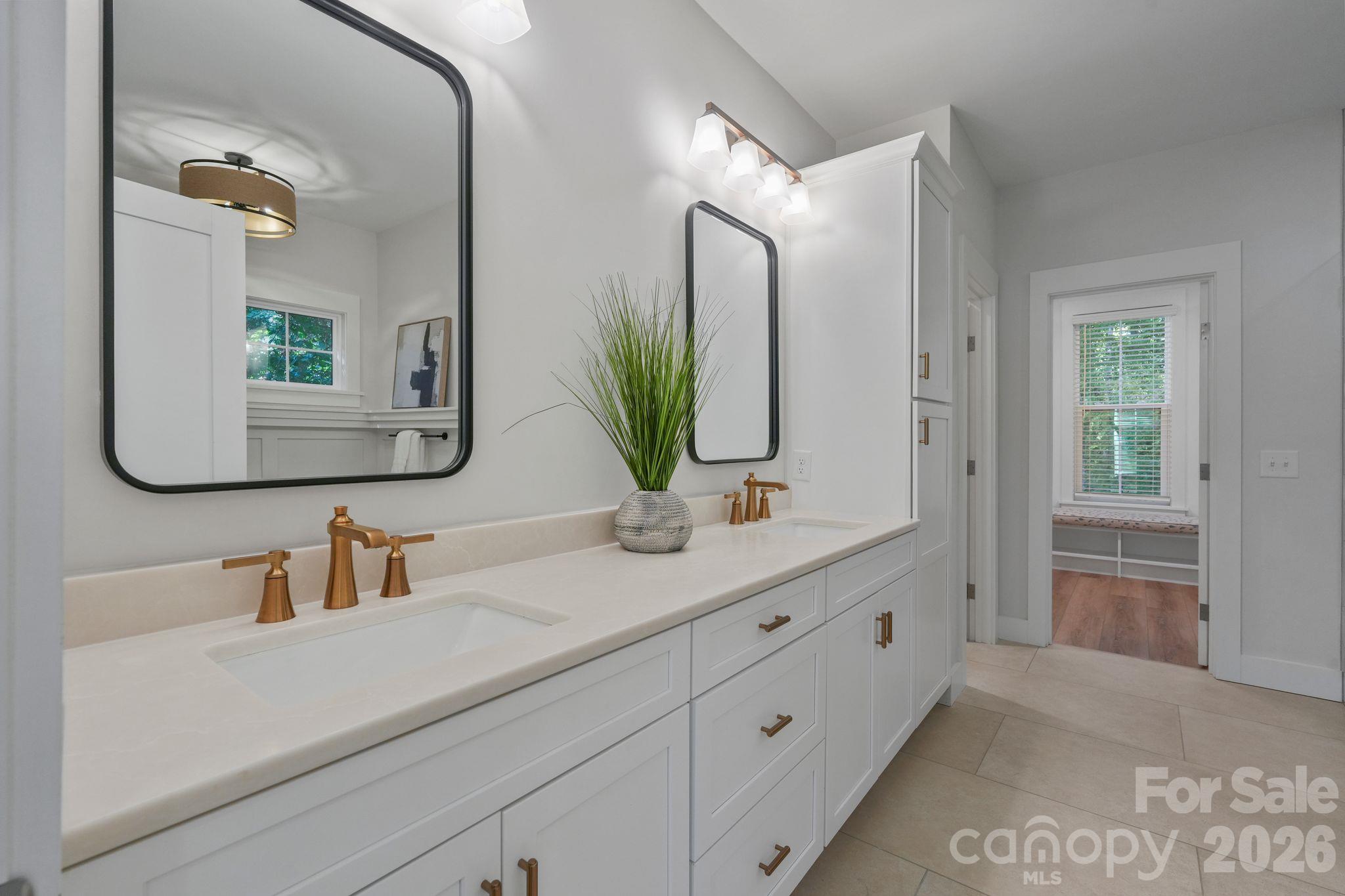 Single Family Residence at 2866 Backwoods Trail, Denver, photo 22 of 44