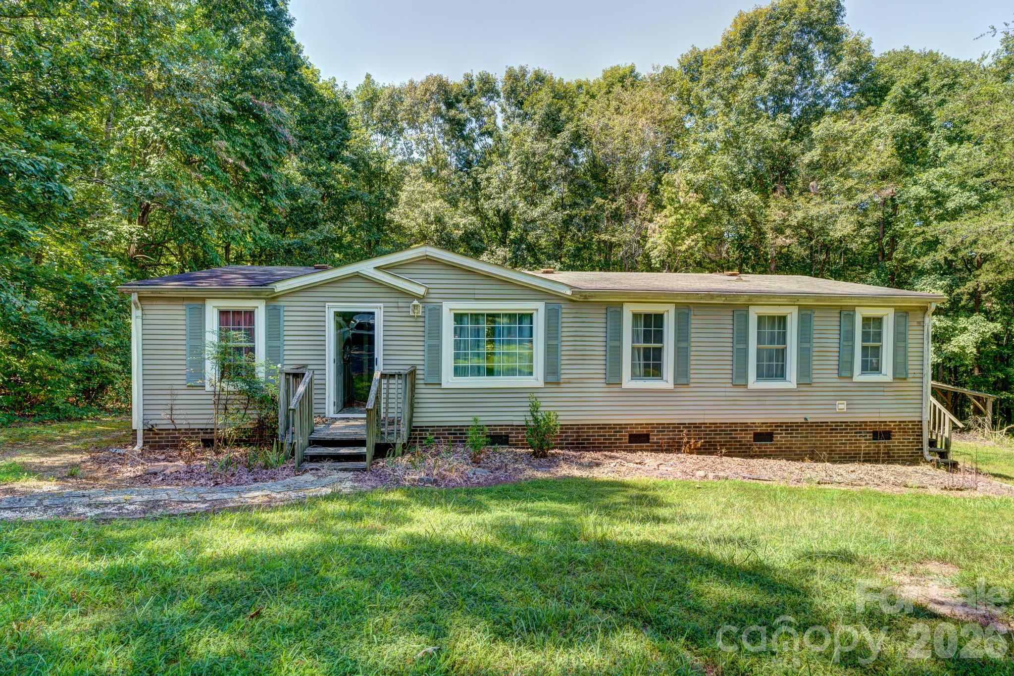 Single Family Residence at 1218 Forest Ridge Drive, Bessemer City, photo 2 of 16