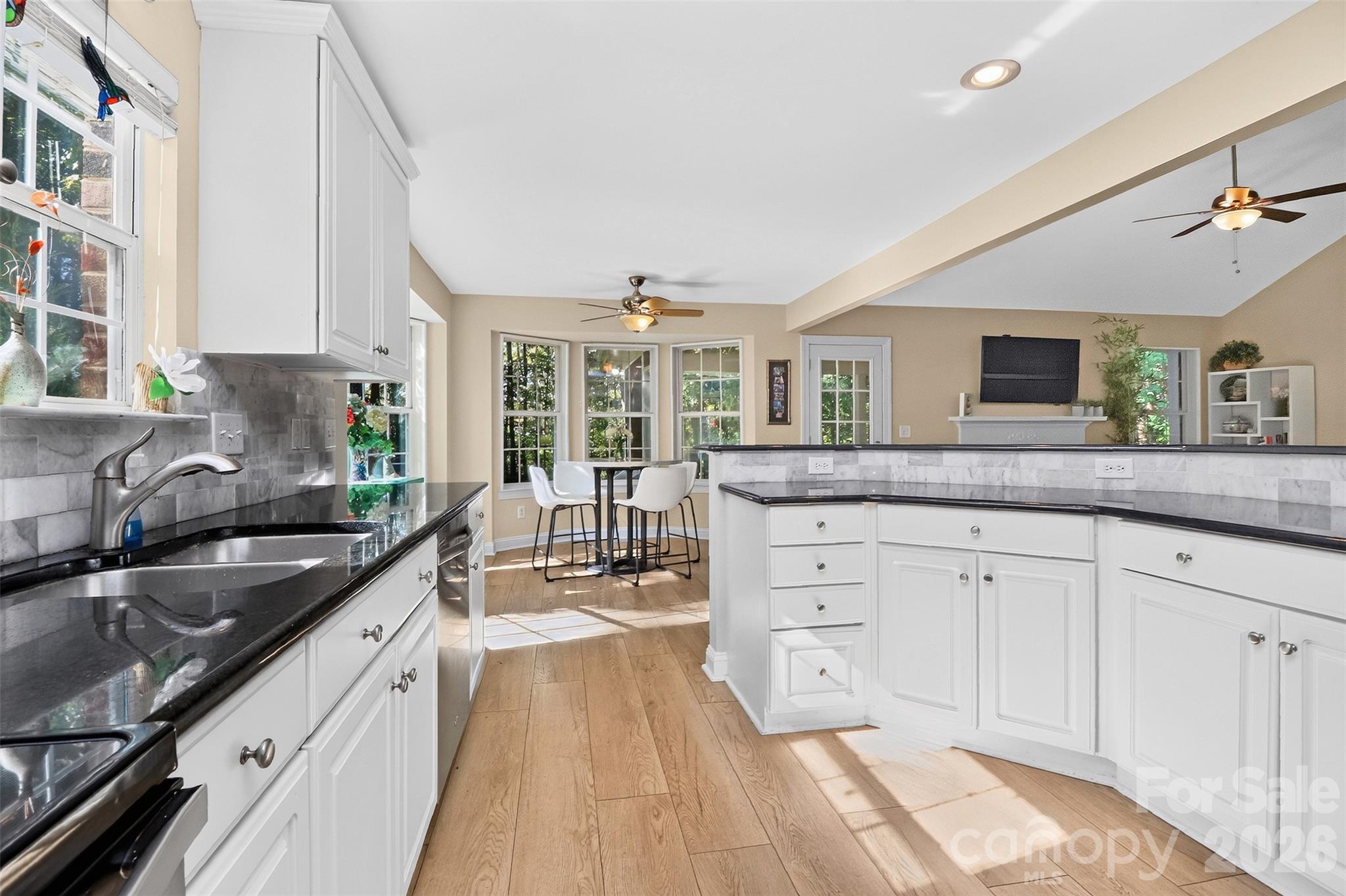 Single Family Residence at 15703 Edenfield Drive, Huntersville, photo 8 of 40
