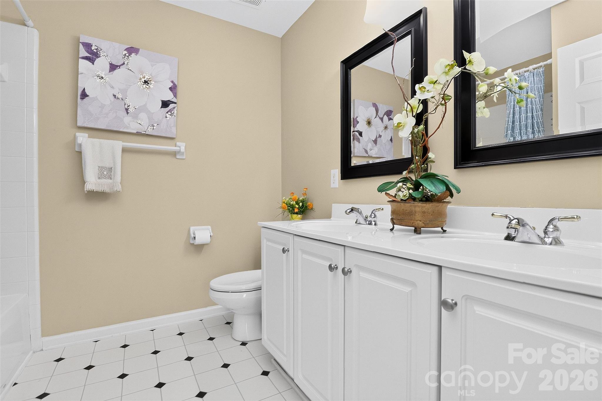 Single Family Residence at 15703 Edenfield Drive, Huntersville, photo 25 of 40