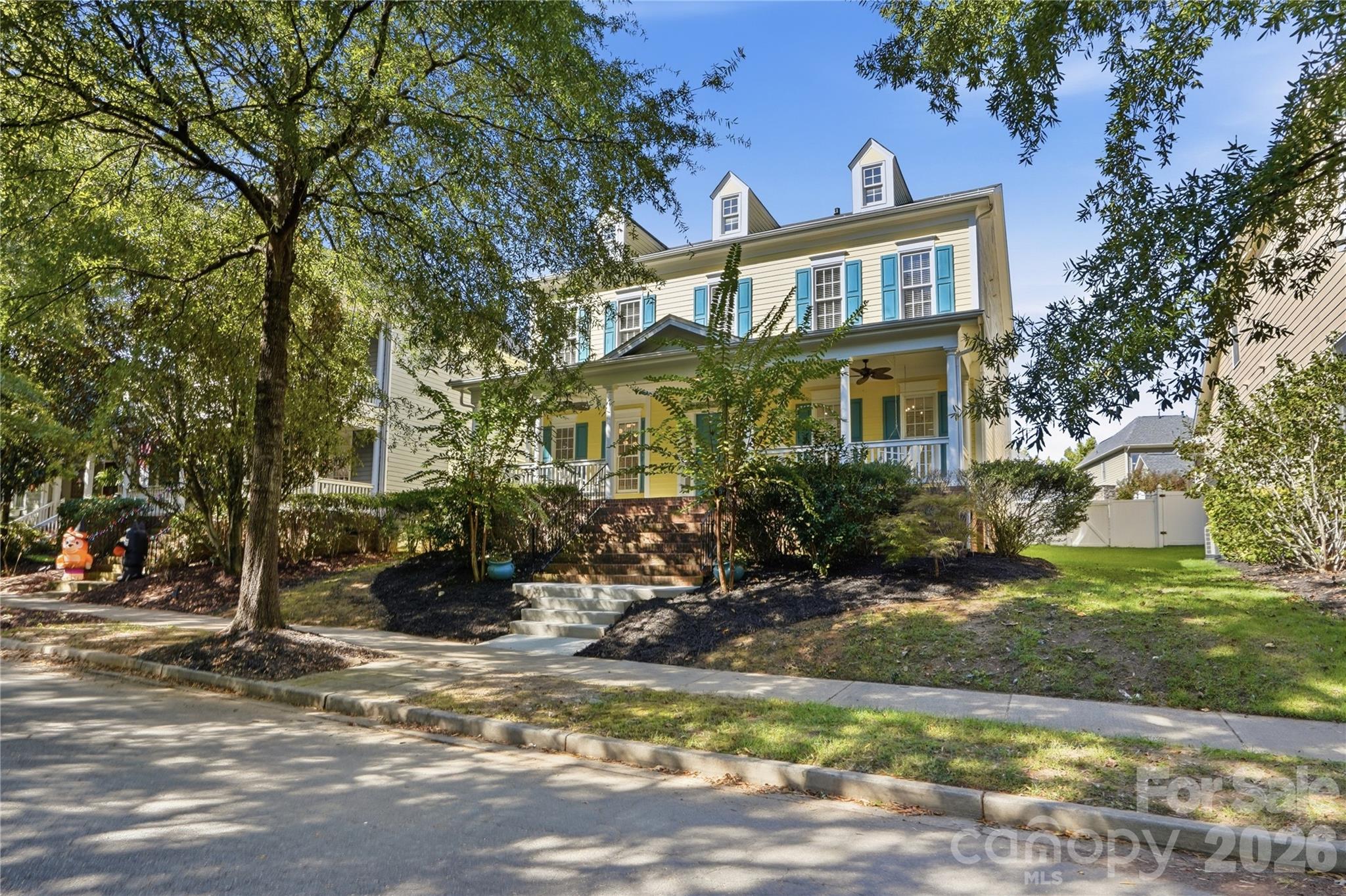 Single Family Residence at 882 Promenade Walk, Fort Mill, photo 3 of 48