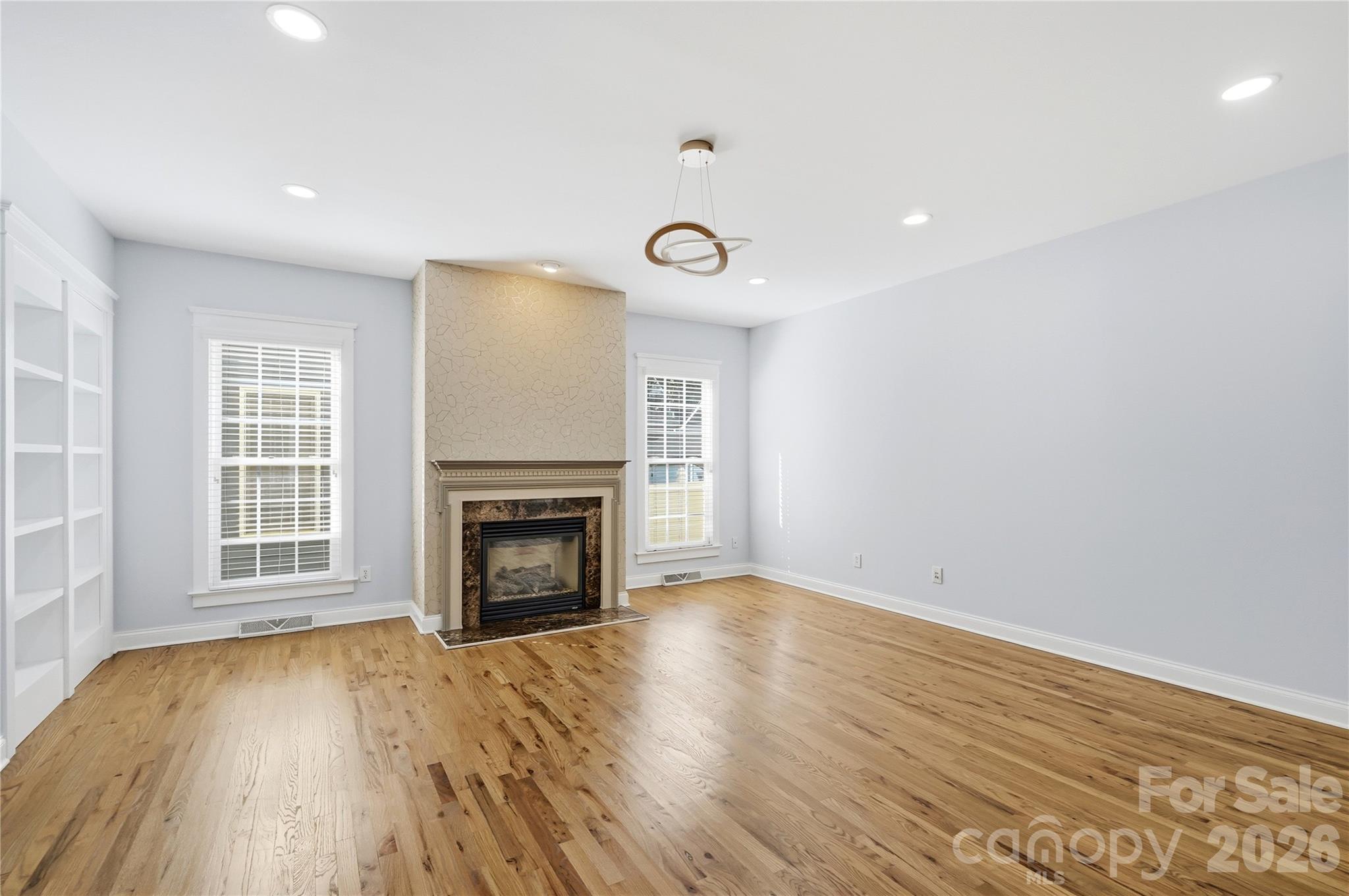 Single Family Residence at 882 Promenade Walk, Fort Mill, photo 17 of 48