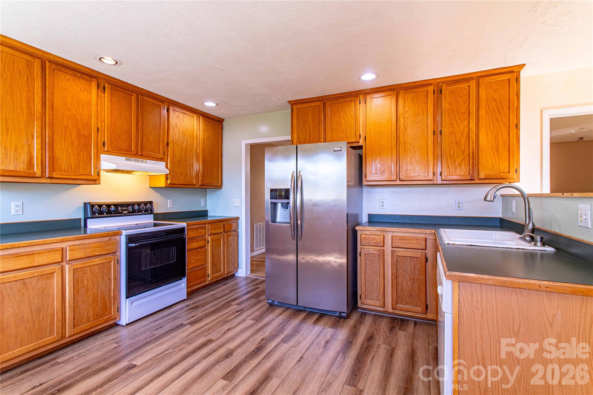 Single Family Residence at 3 Edna Oaks Road, Hendersonville, photo 13 of 43