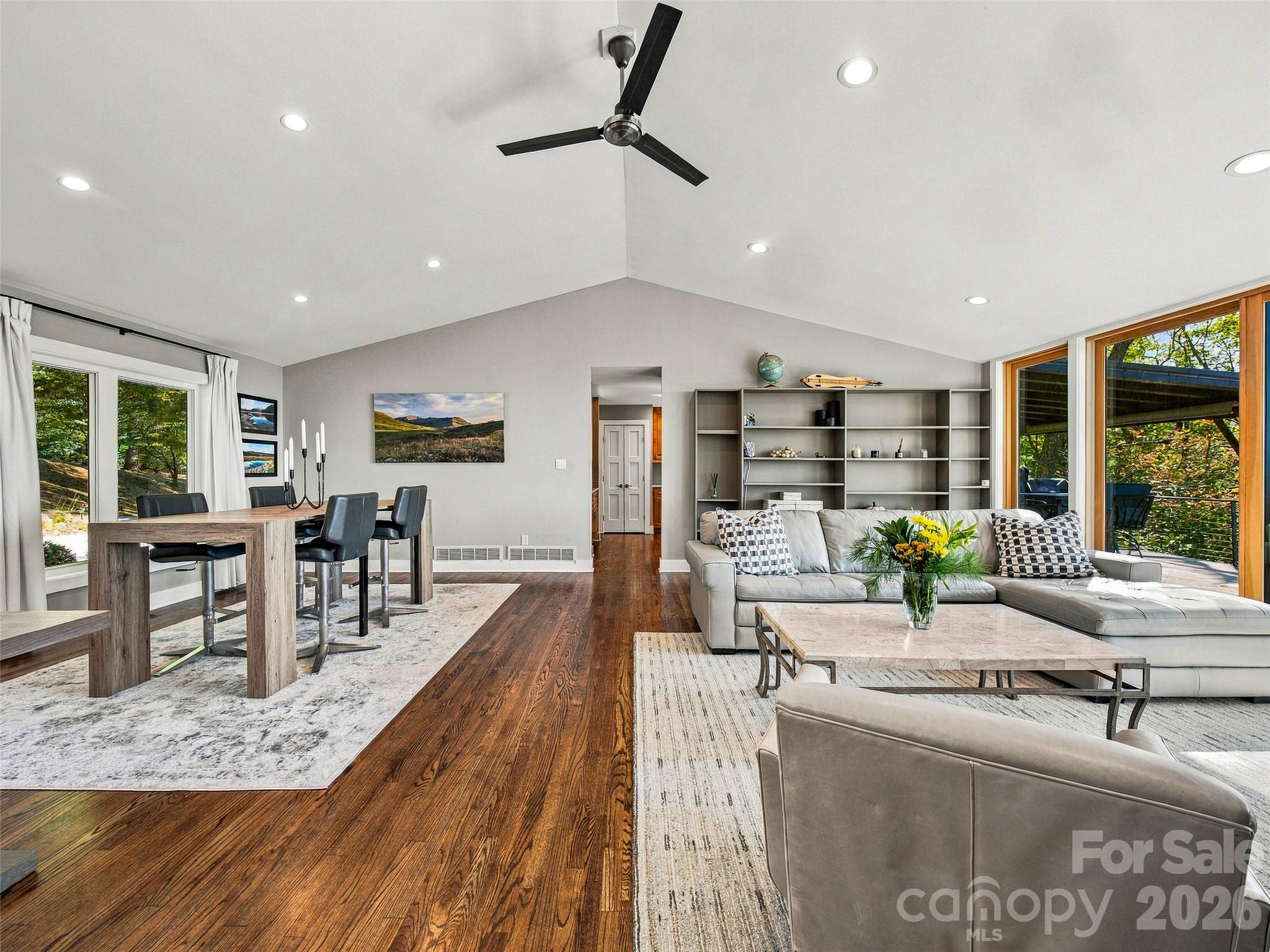 Open concept living - 21 Peach Knob Drive, Asheville
