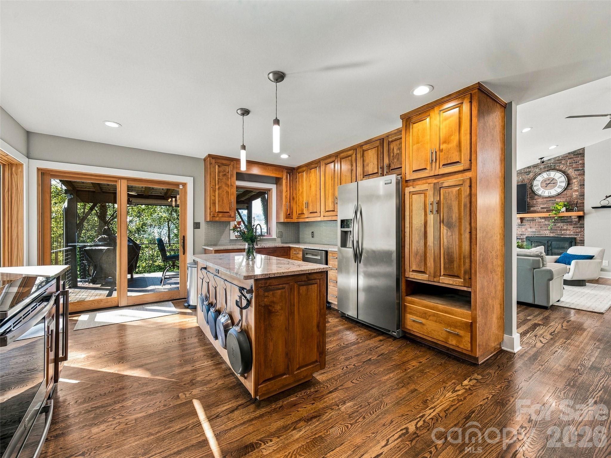 Spacious and well designed - 21 Peach Knob Drive, Asheville
