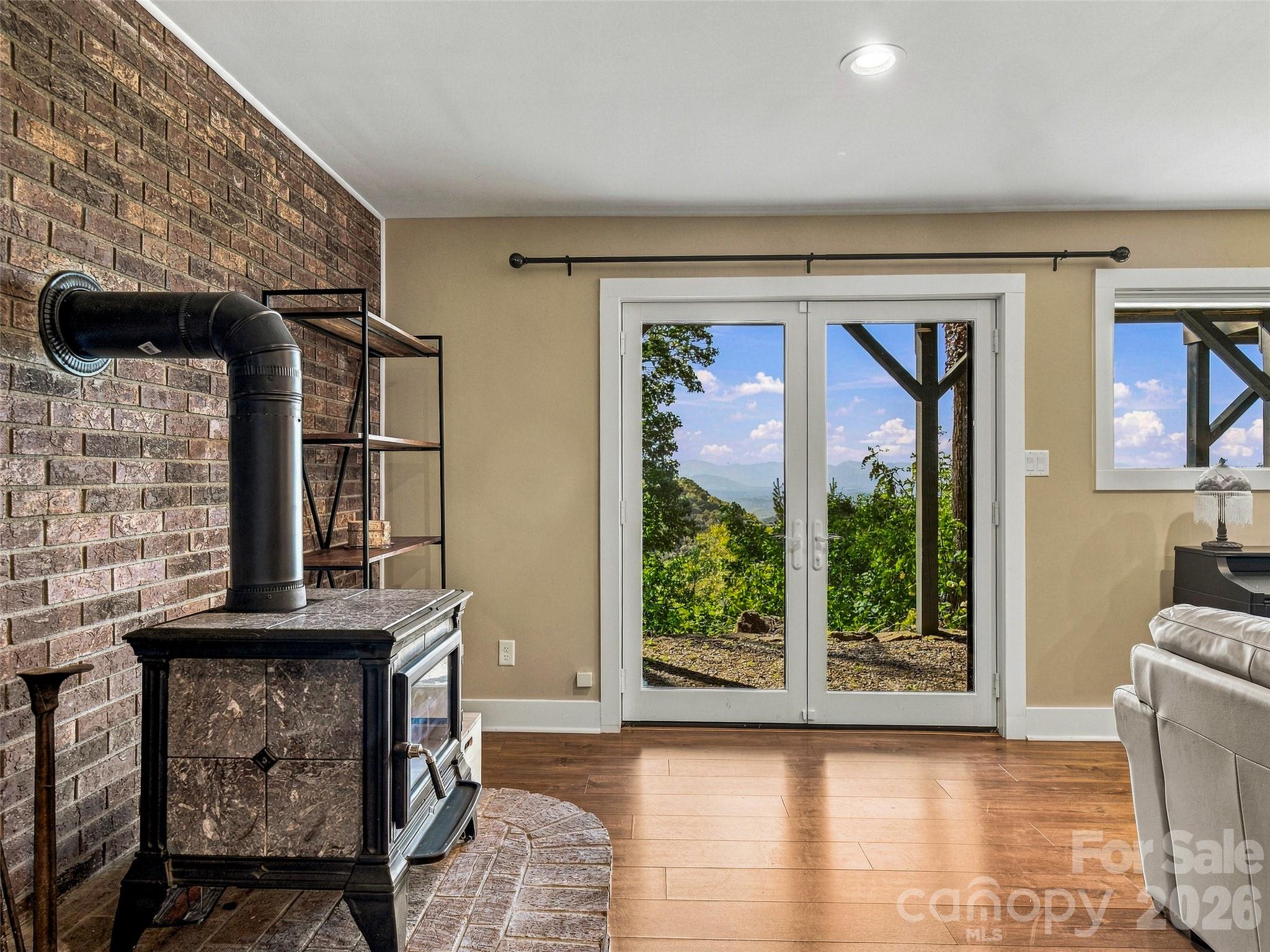 Warm and cozy wood stove - 21 Peach Knob Drive, Asheville