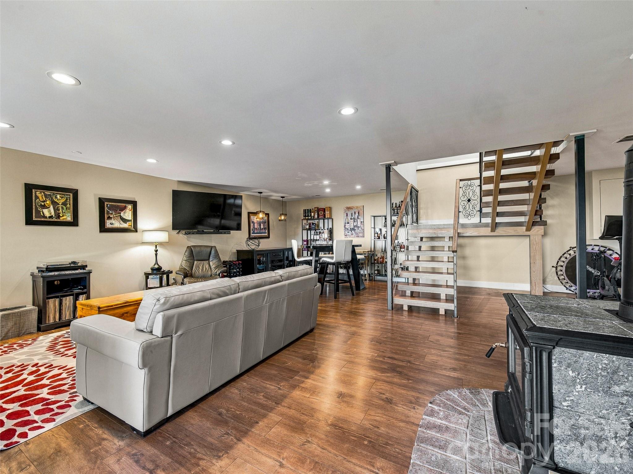Beautiful space for everyone to enjoy - 21 Peach Knob Drive, Asheville