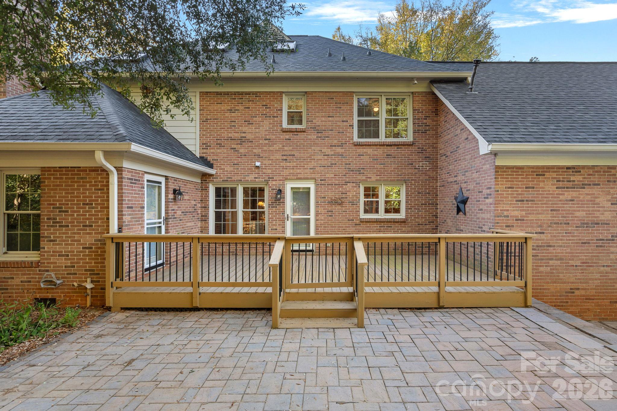 Single Family Residence at 2716 Oldenway Drive, Charlotte, photo 35 of 45