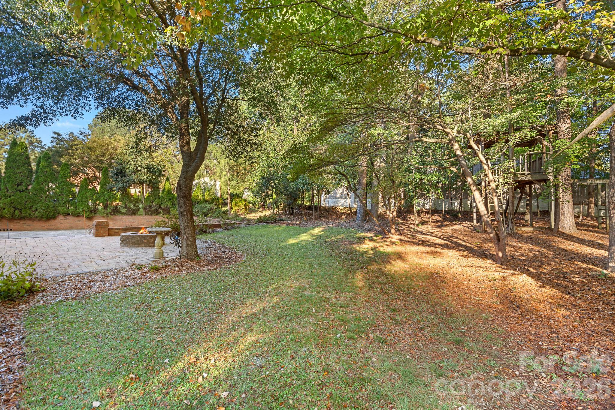 Single Family Residence at 2716 Oldenway Drive, Charlotte, photo 41 of 45
