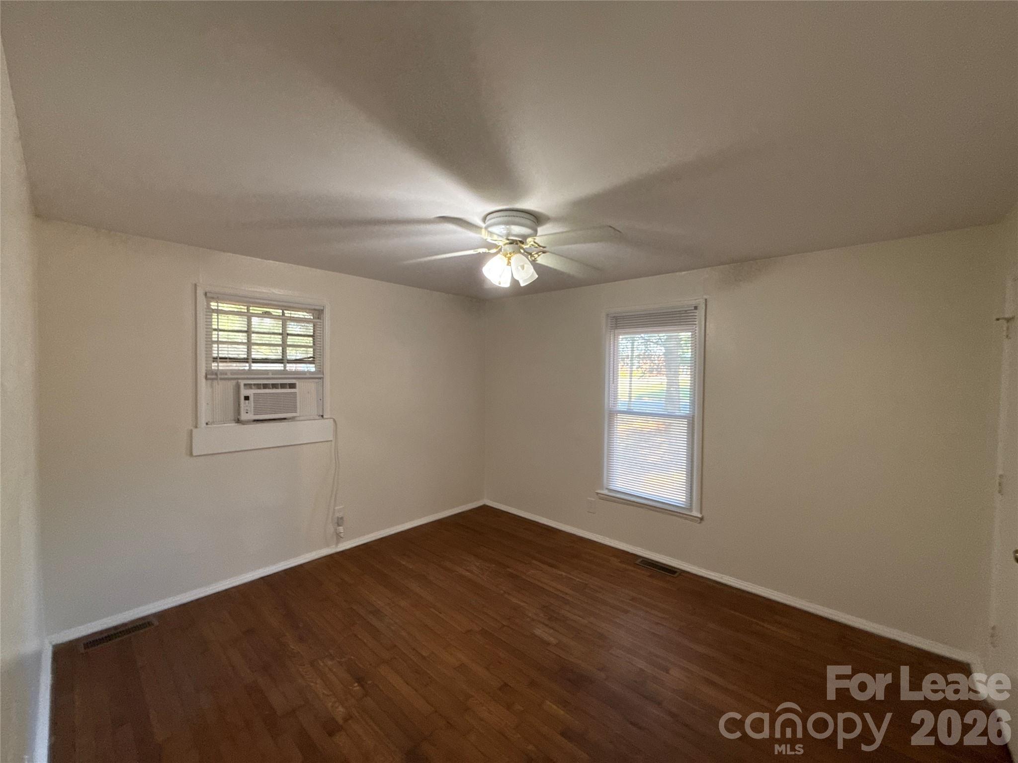 Single Family Residence at 5135 Grapevine Drive, Charlotte, photo 8 of 14