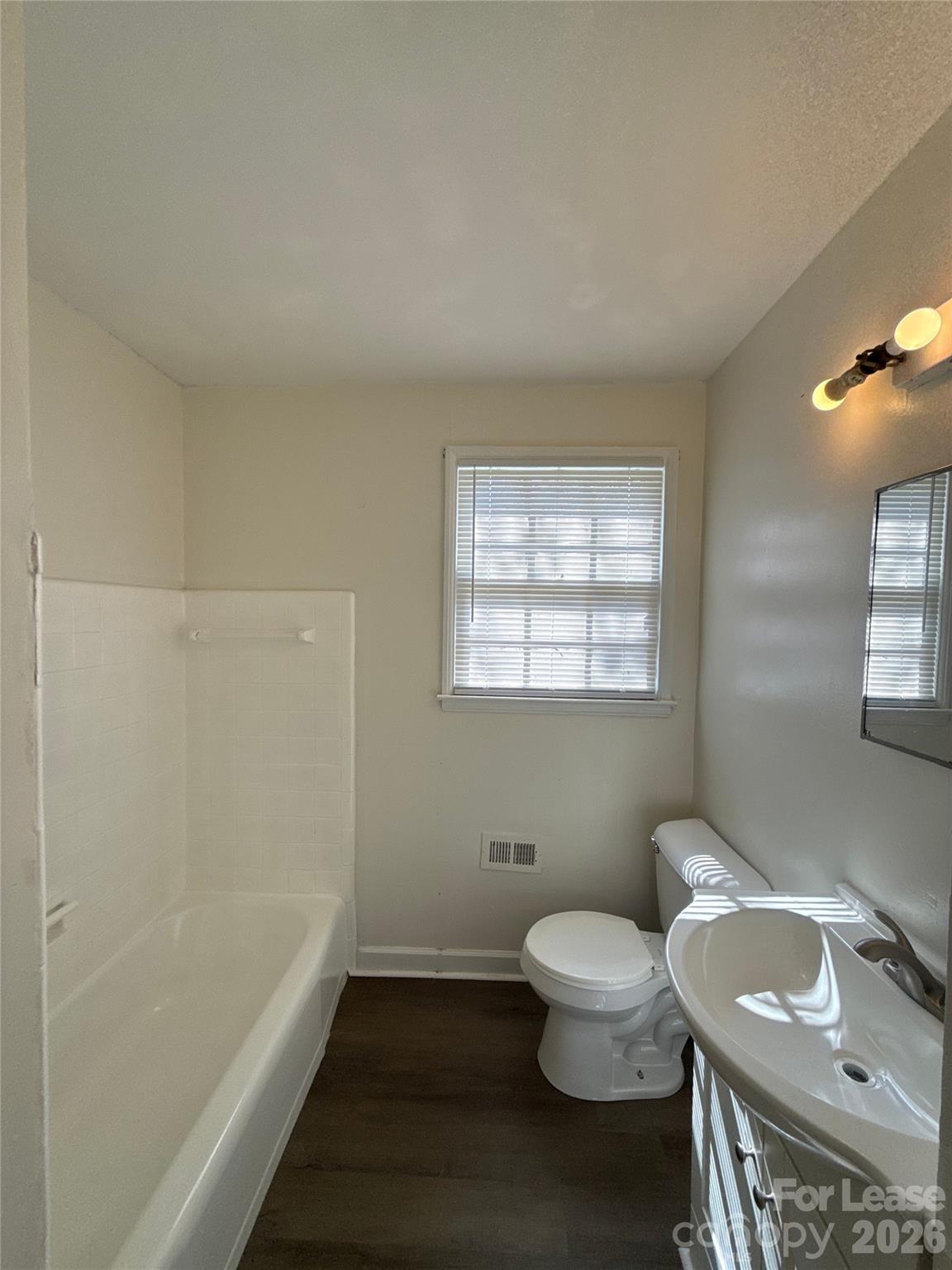 Single Family Residence at 5135 Grapevine Drive, Charlotte, photo 9 of 14