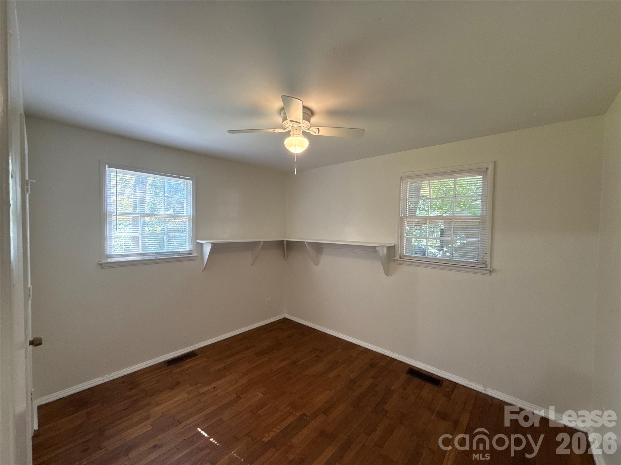 Single Family Residence at 5135 Grapevine Drive, Charlotte, photo 10 of 14