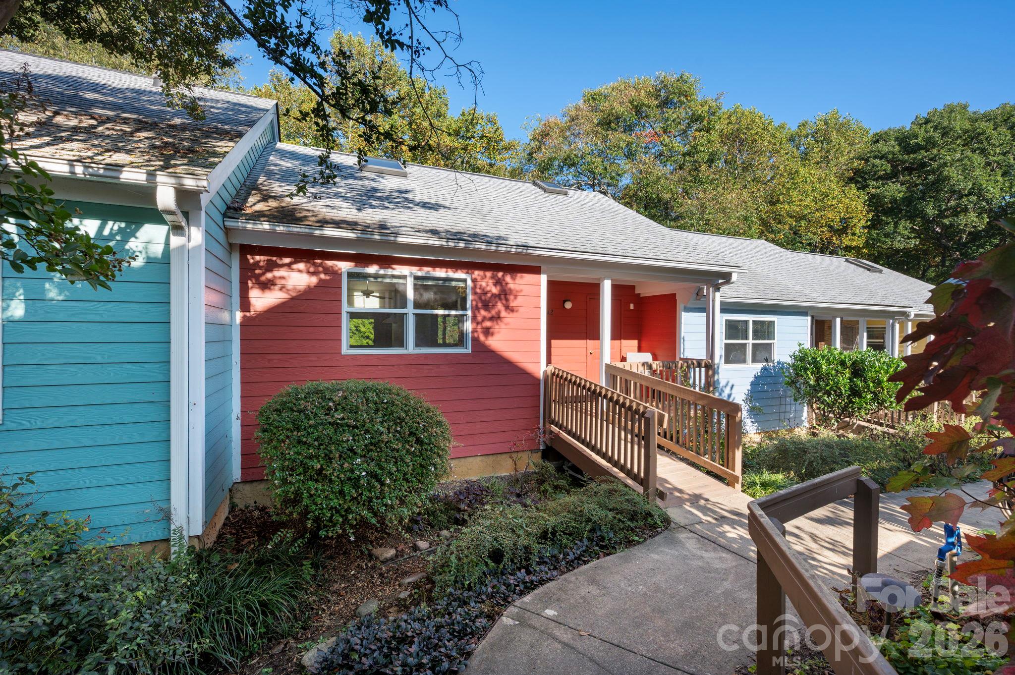 Welcoming unit and co-housing development in walkable West Asheville - 43 Vermont Court, Asheville