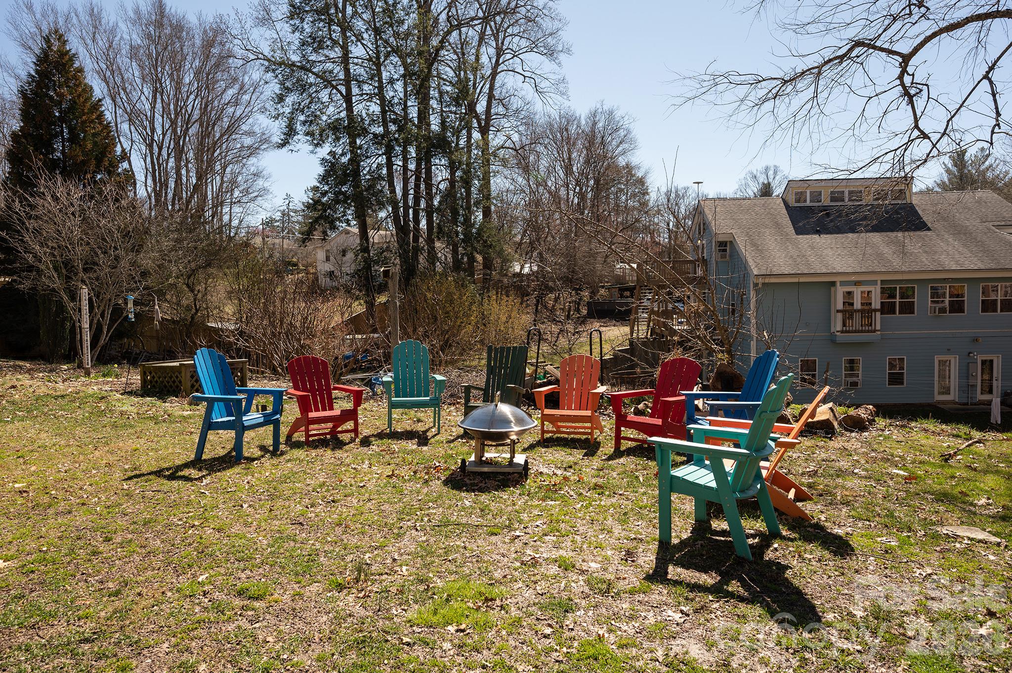 Community fire circle - 43 Vermont Court, Asheville