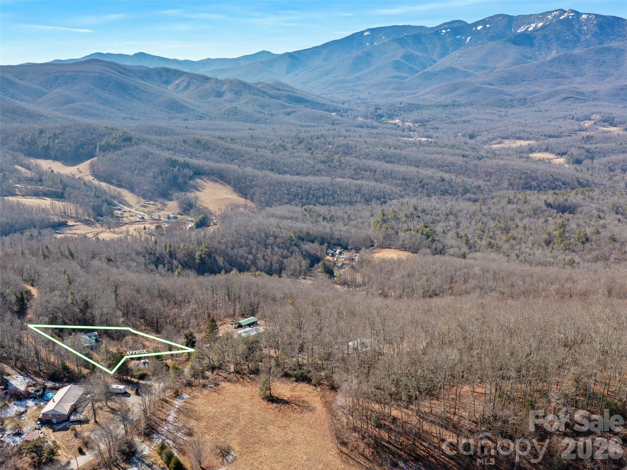Approximate lot lines - 215 High View Trail, Burnsville