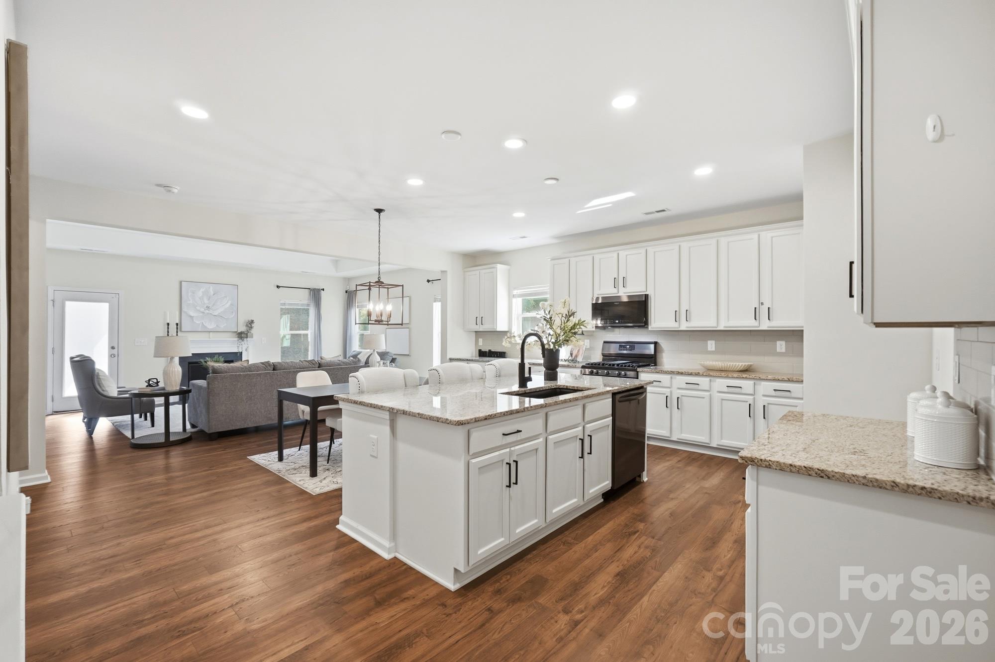 Single Family Residence at 7656 Tanglewood Way, Denver, photo 4 of 48