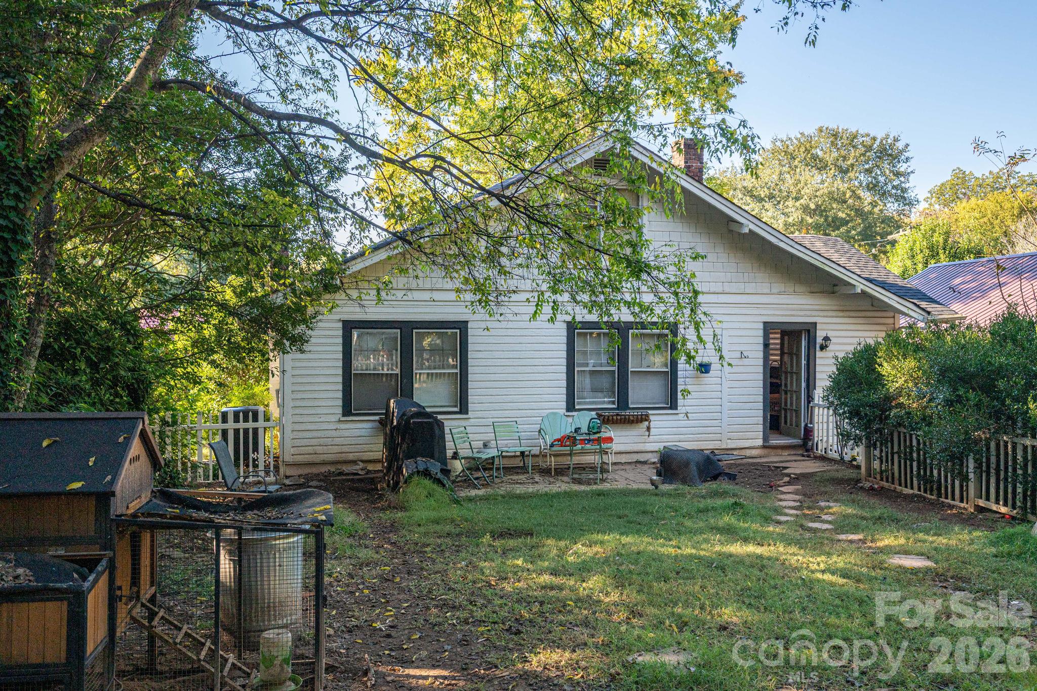 Single Family Residence at 407 3rd Avenue SE, Hickory, photo 17 of 21
