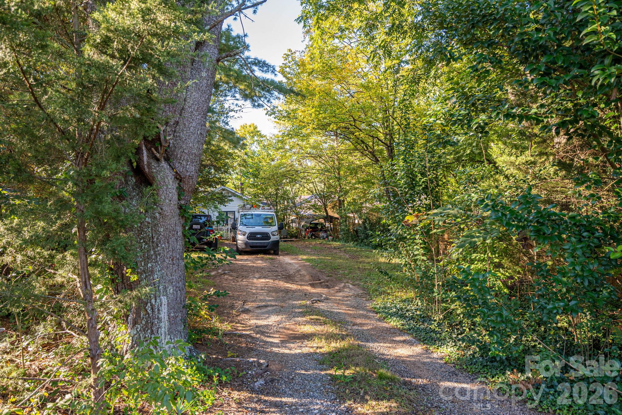 Driveway - 407 3rd Avenue SE, Hickory