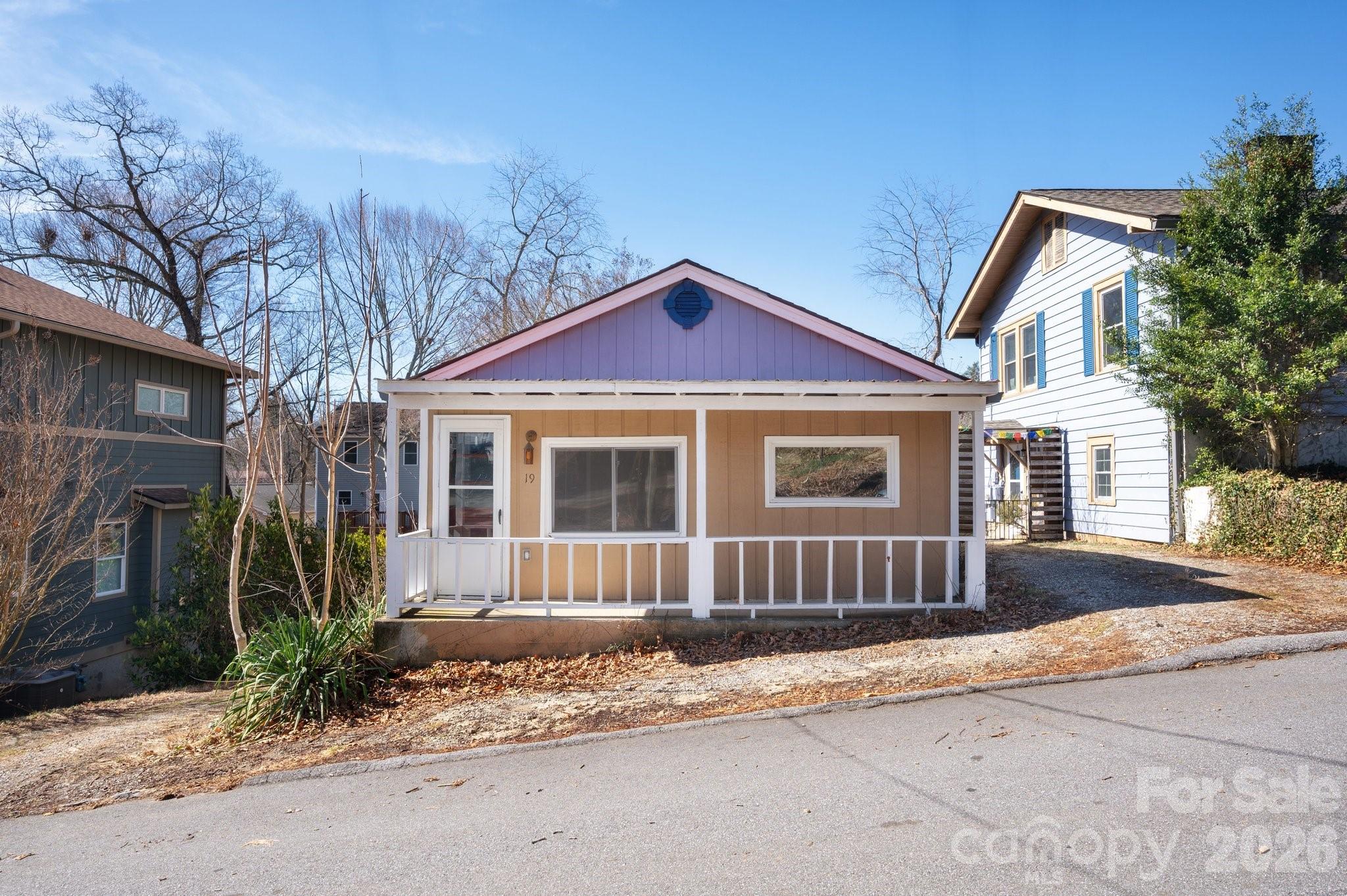 Triplex at 17 & 19 Hubbard Avenue, Asheville, photo 4 of 42
