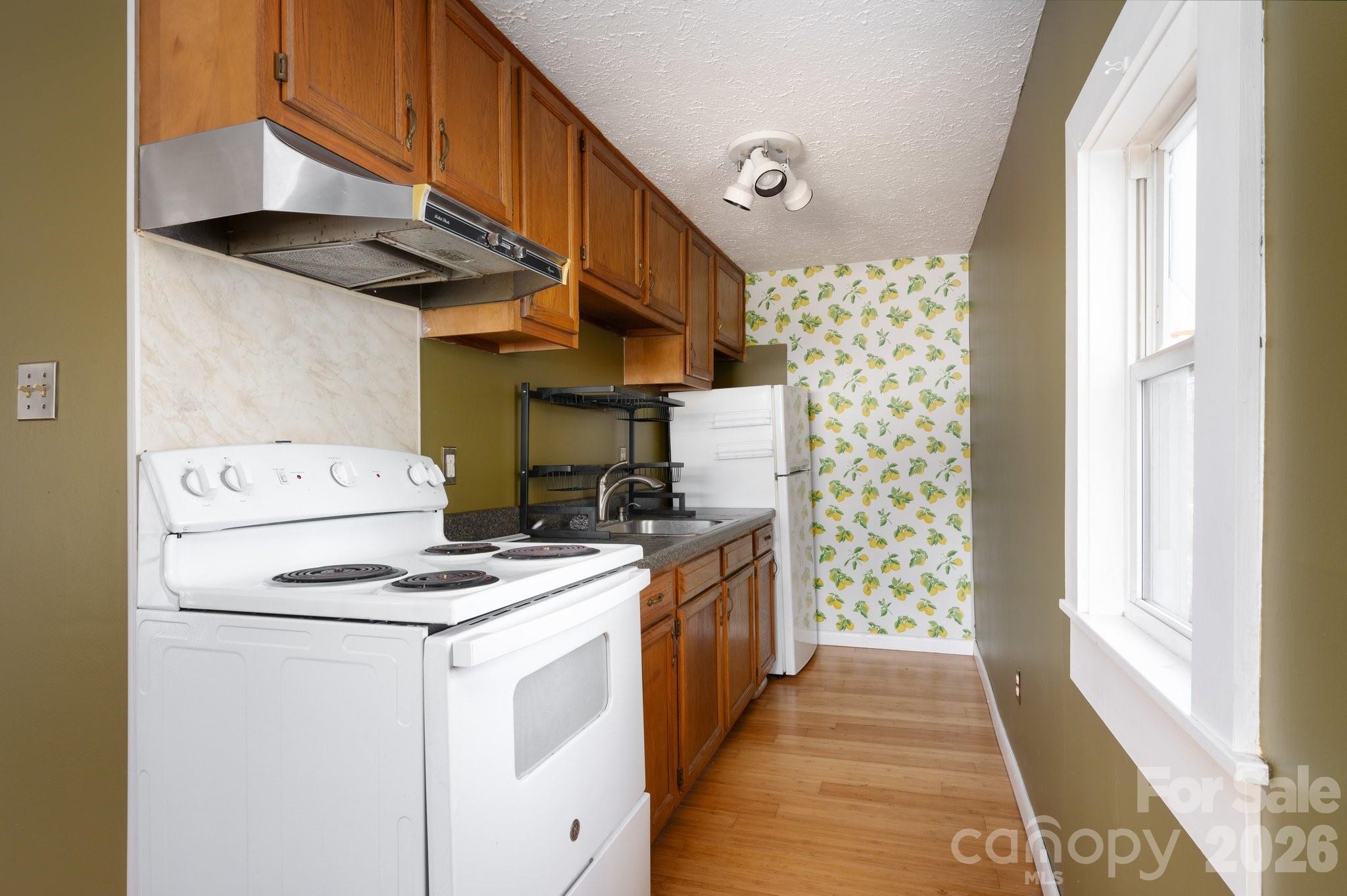 Triplex at 17 & 19 Hubbard Avenue, Asheville, photo 10 of 42