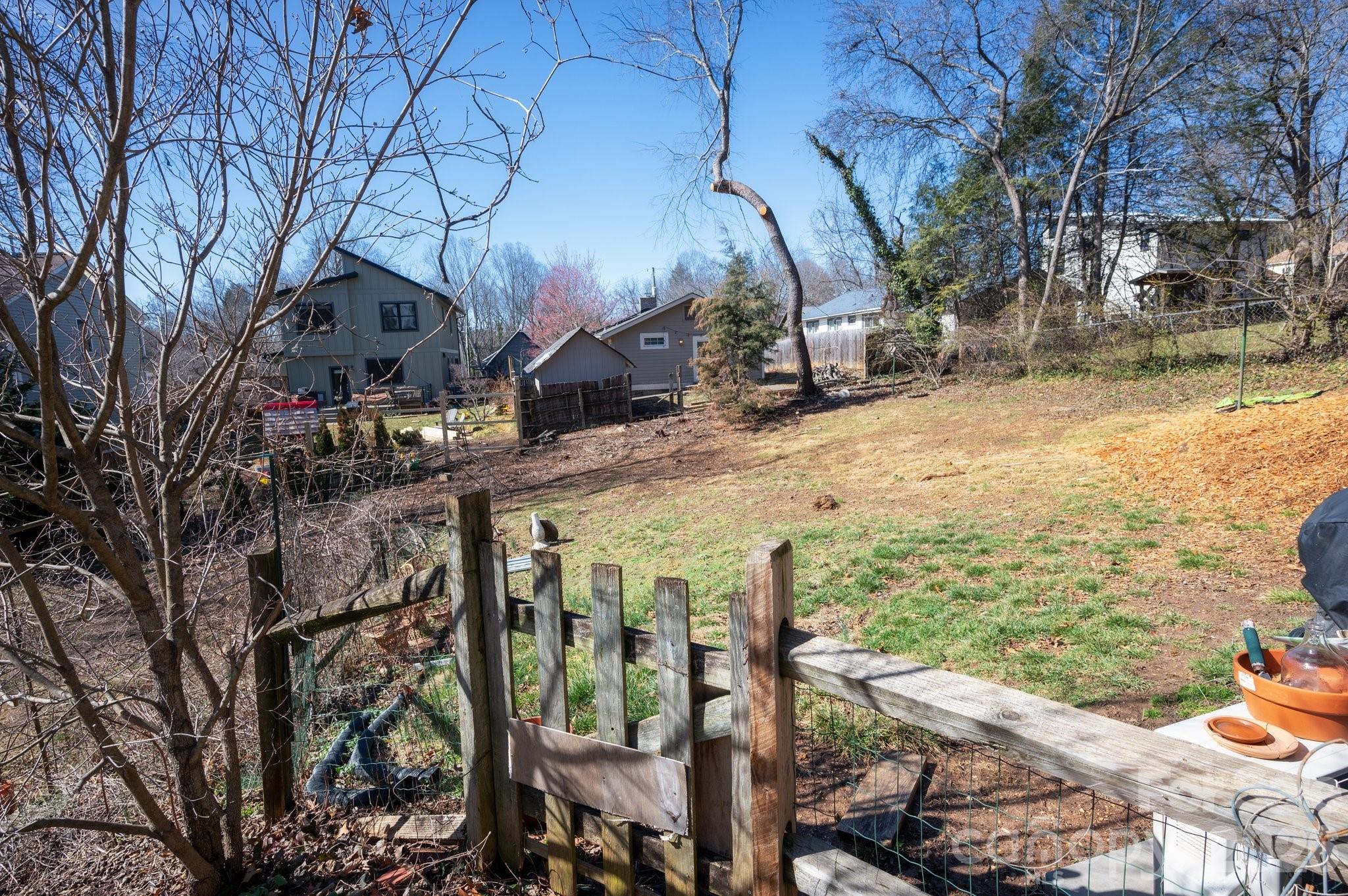 Triplex at 17 & 19 Hubbard Avenue, Asheville, photo 25 of 42
