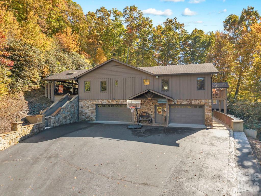 Single Family Residence at 573 Watauga Street, Newland, photo 2 of 47