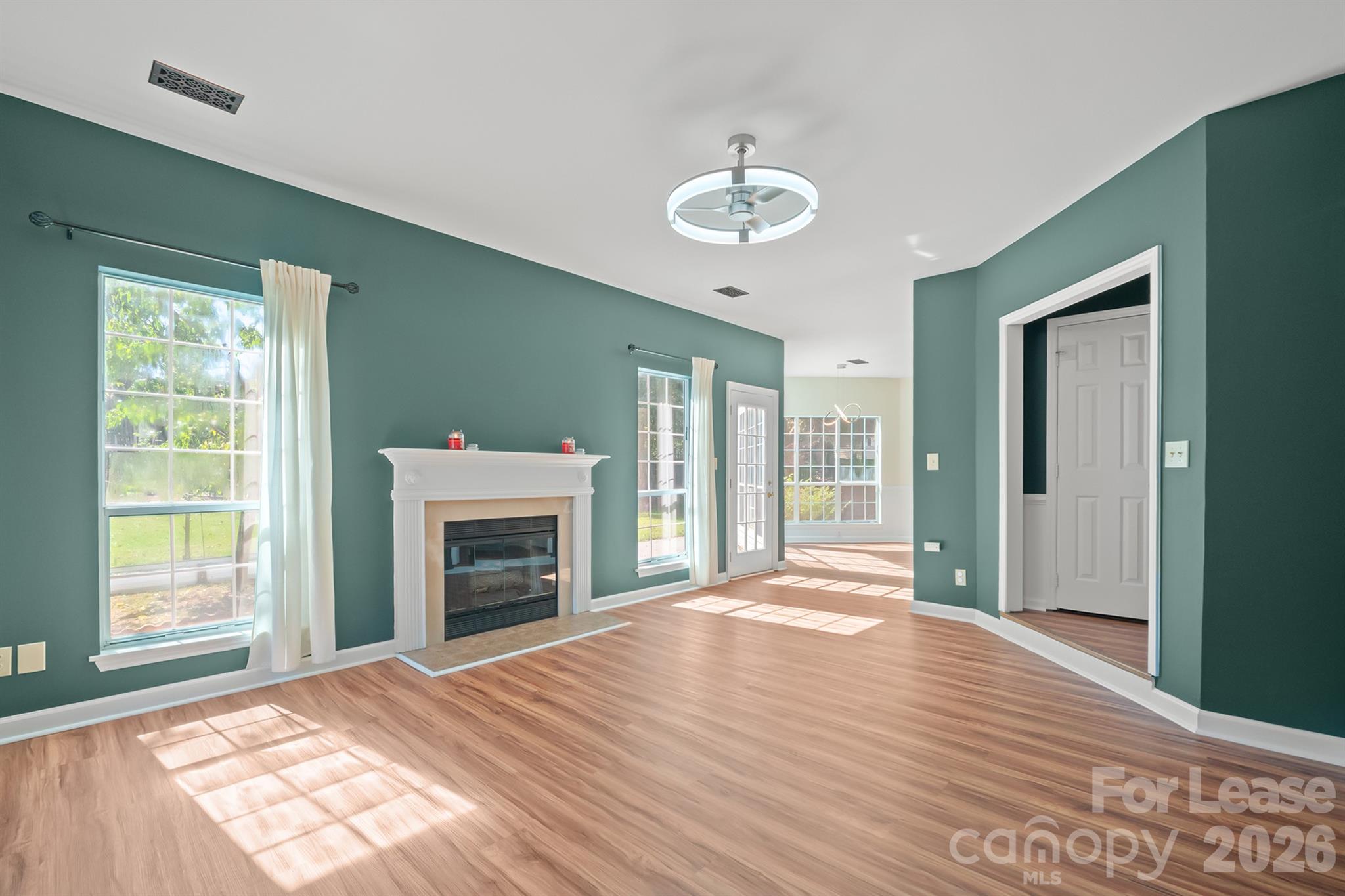 Single Family Residence at 9106 Torrence Crossing Drive, Huntersville, photo 9 of 36