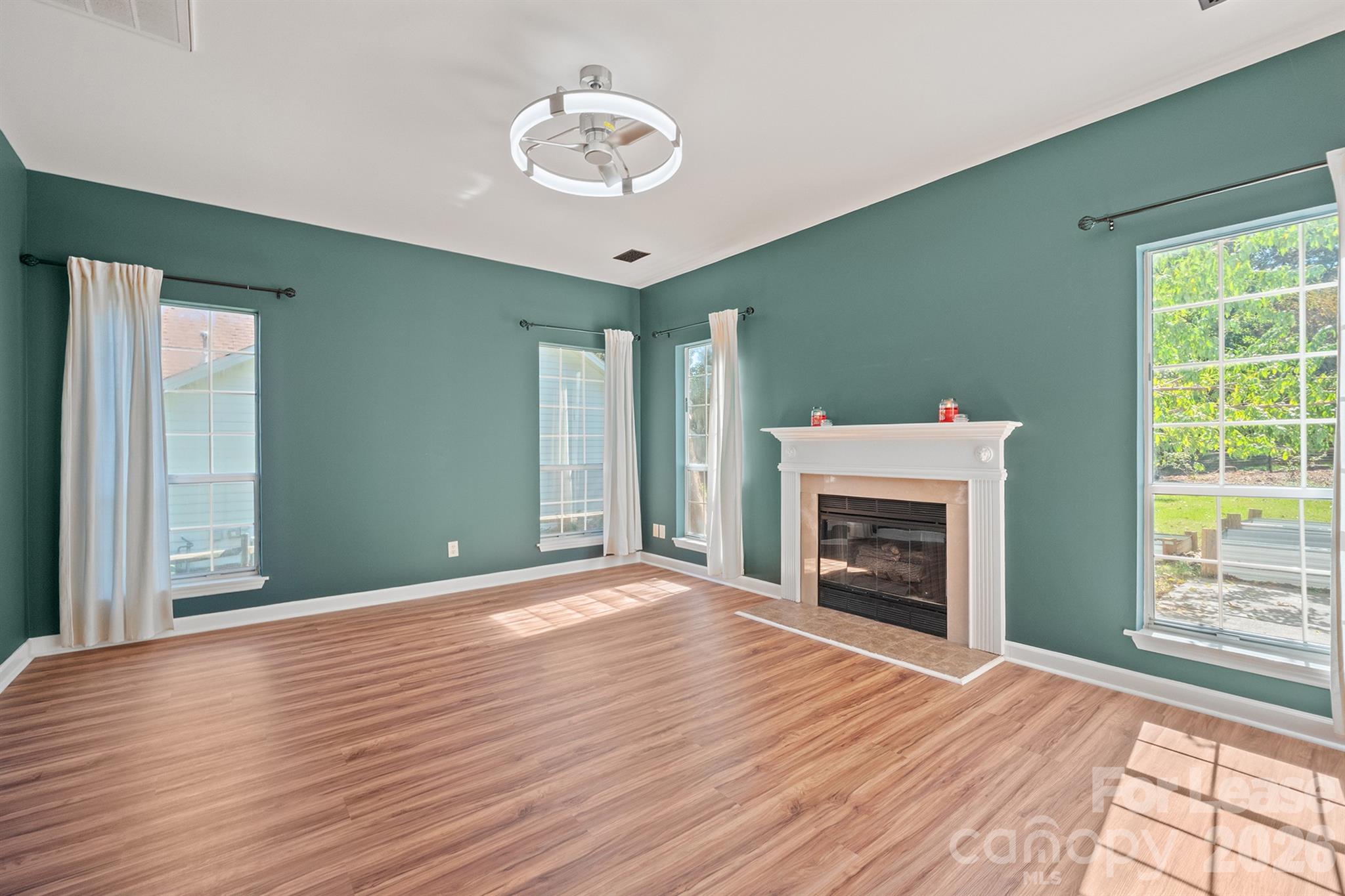 Single Family Residence at 9106 Torrence Crossing Drive, Huntersville, photo 10 of 36