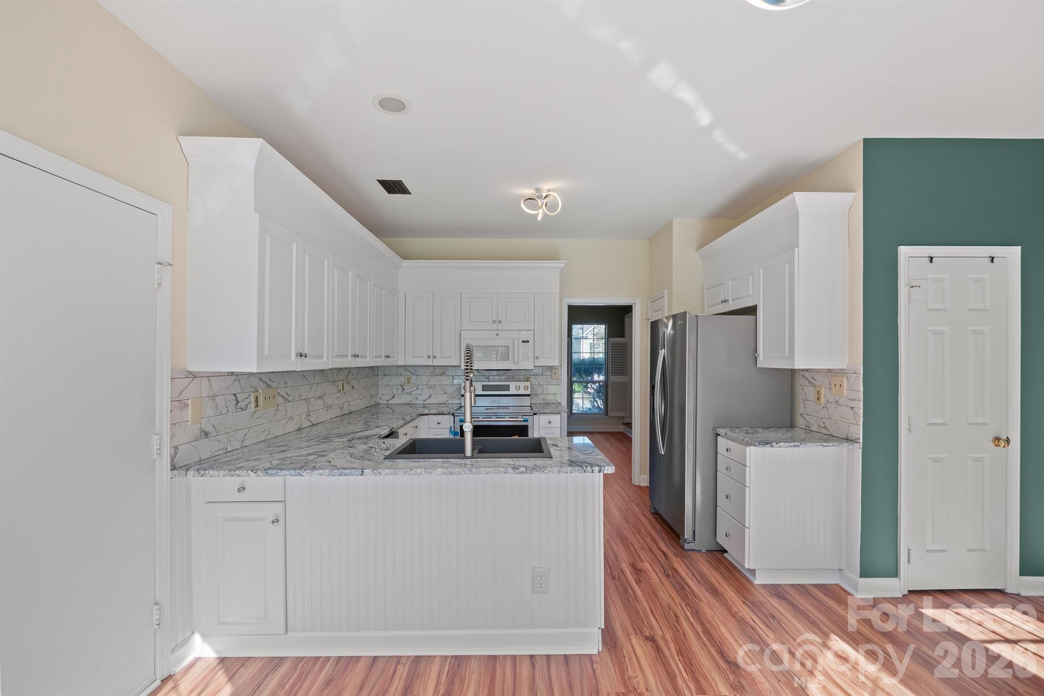 Single Family Residence at 9106 Torrence Crossing Drive, Huntersville, photo 13 of 36