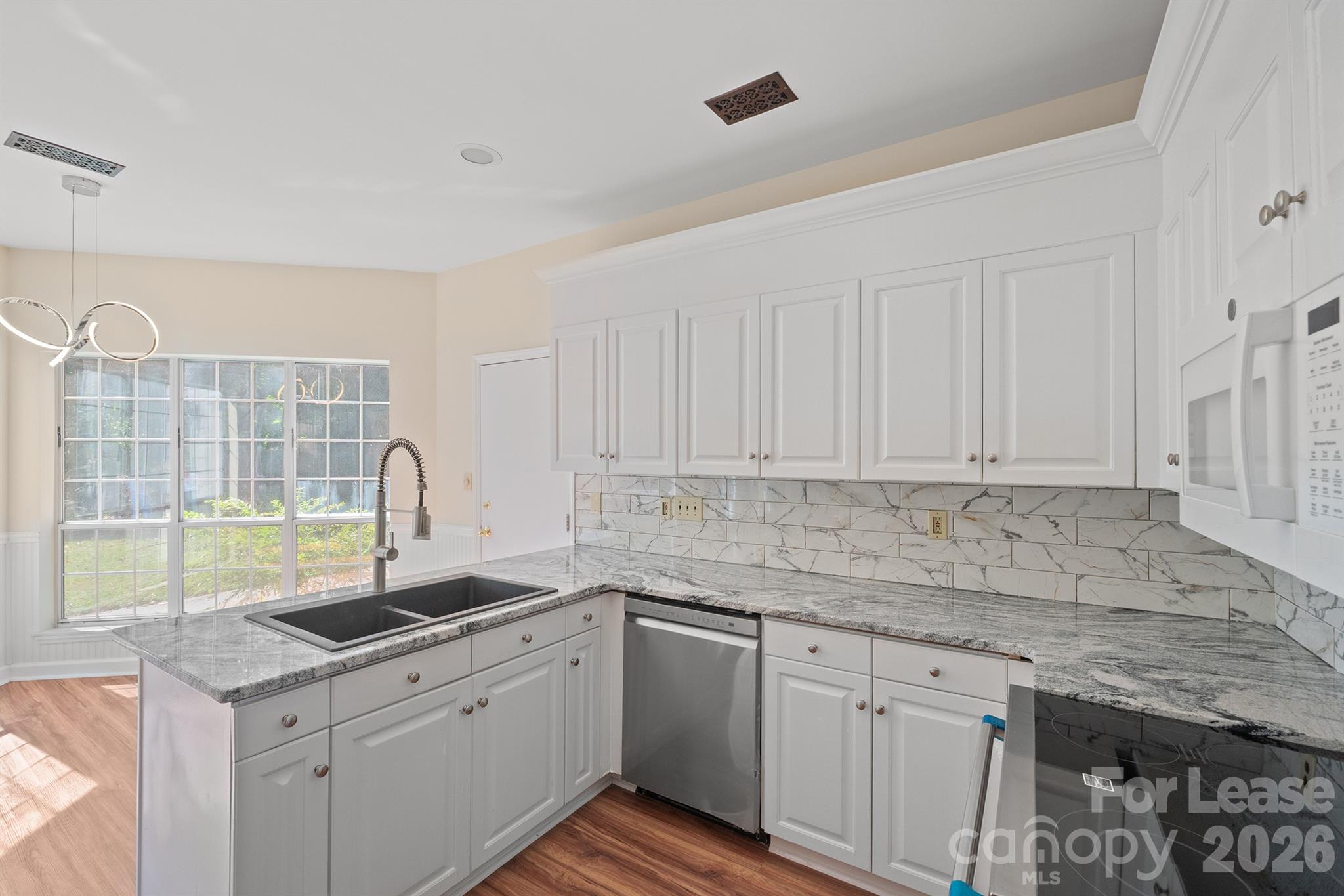 Single Family Residence at 9106 Torrence Crossing Drive, Huntersville, photo 15 of 36