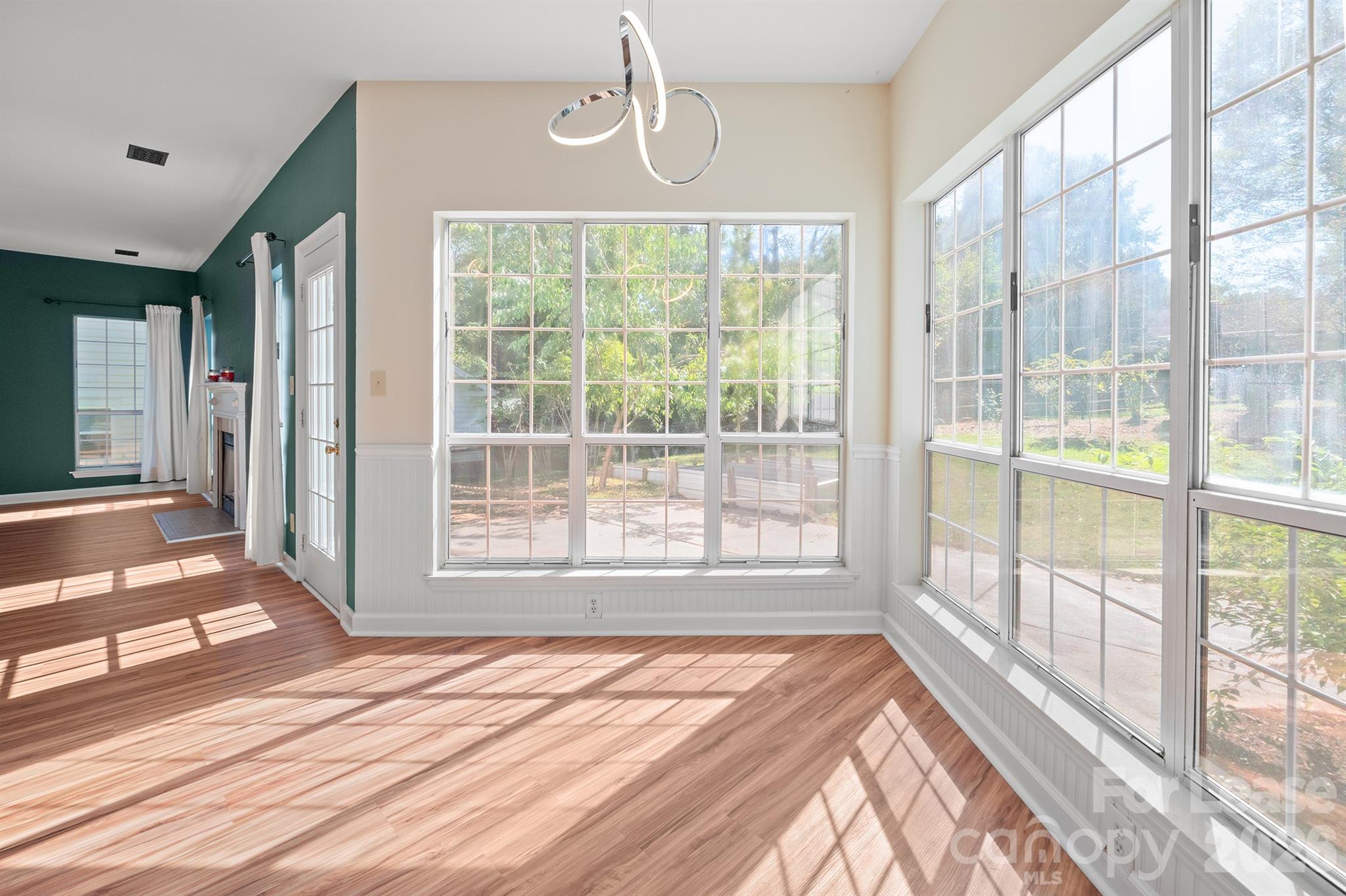 Single Family Residence at 9106 Torrence Crossing Drive, Huntersville, photo 17 of 36