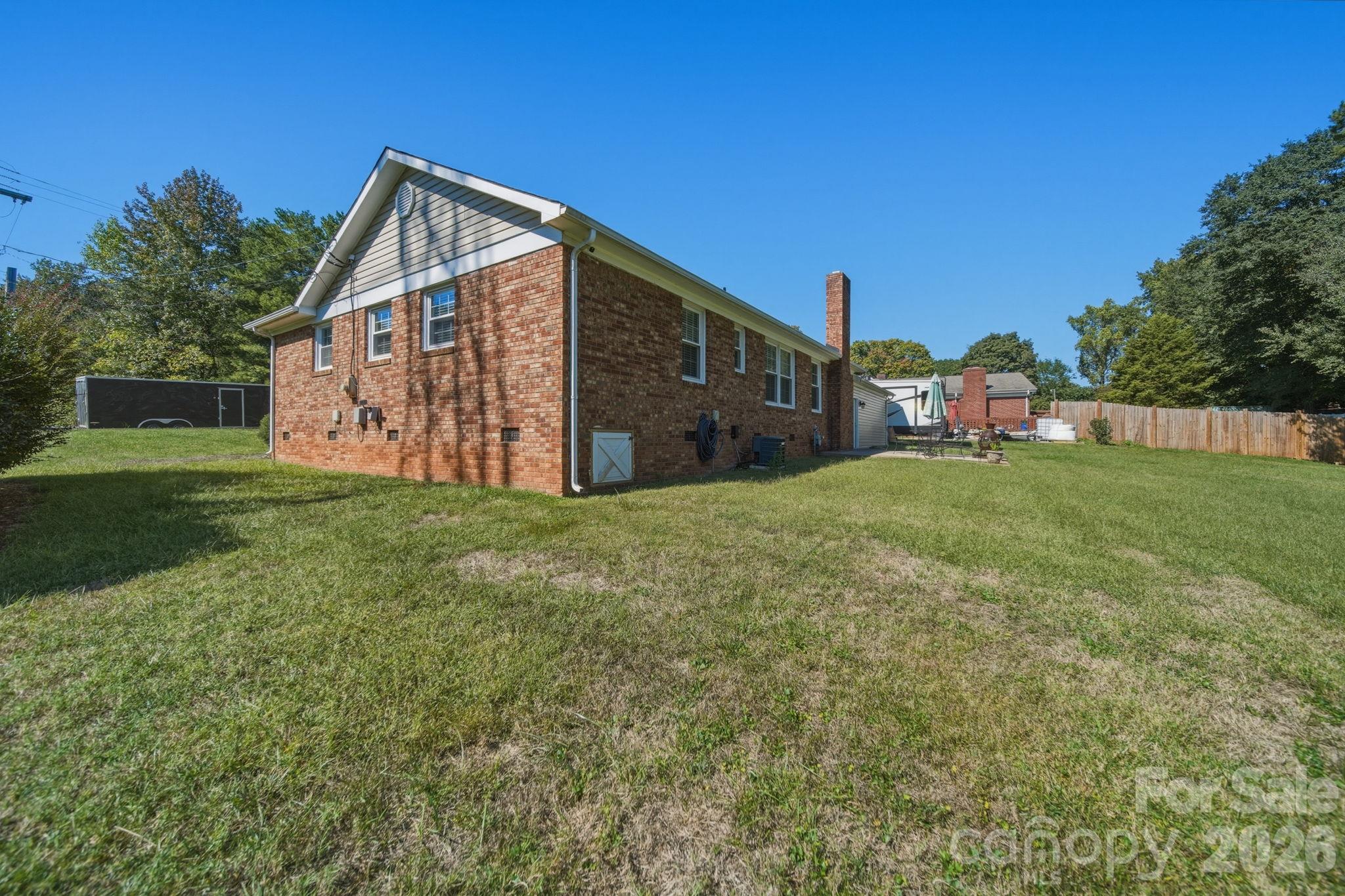 Single Family Residence at 3152 Erskine Drive, Gastonia, photo 4 of 40