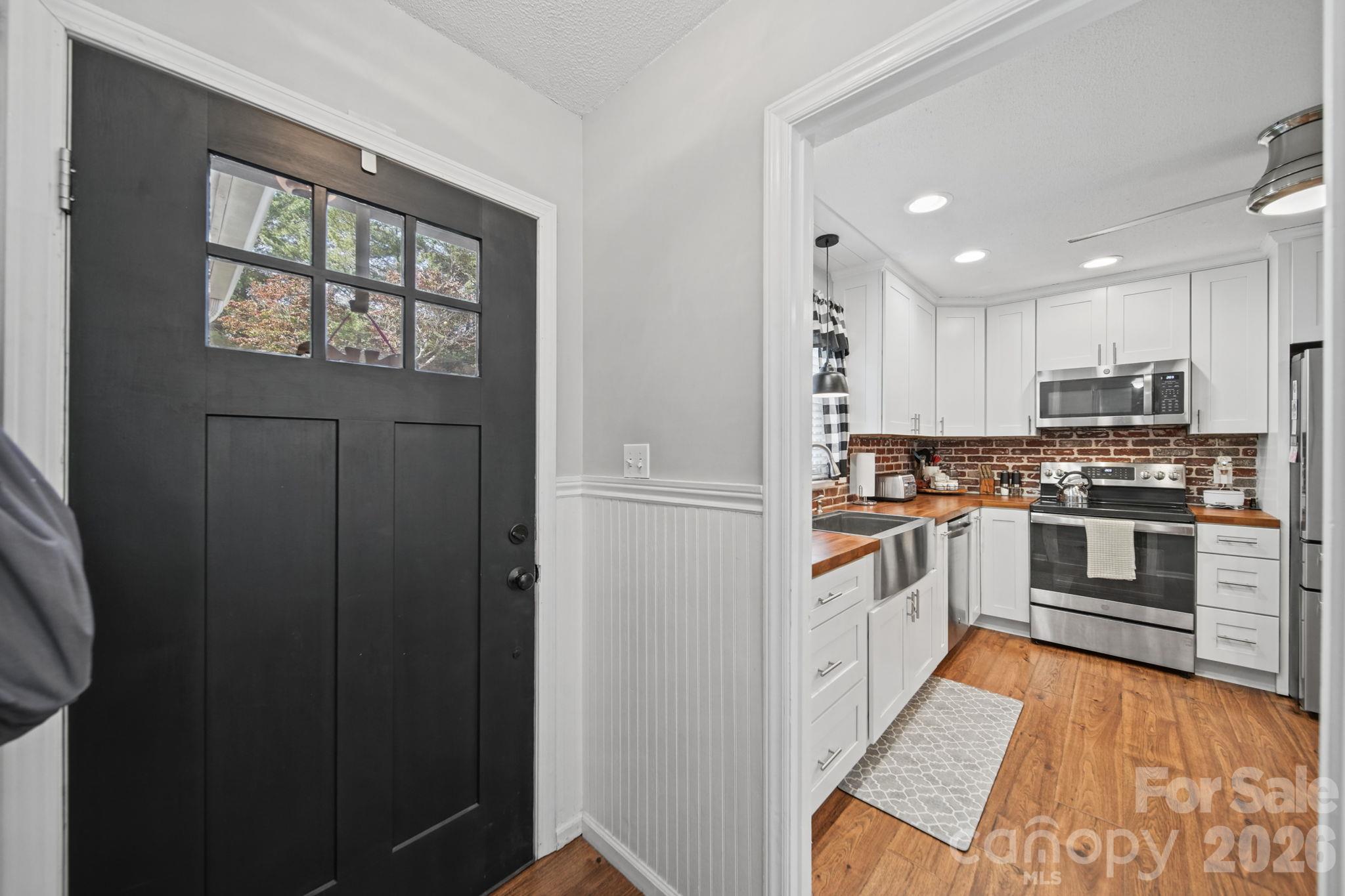 Single Family Residence at 3152 Erskine Drive, Gastonia, photo 10 of 40