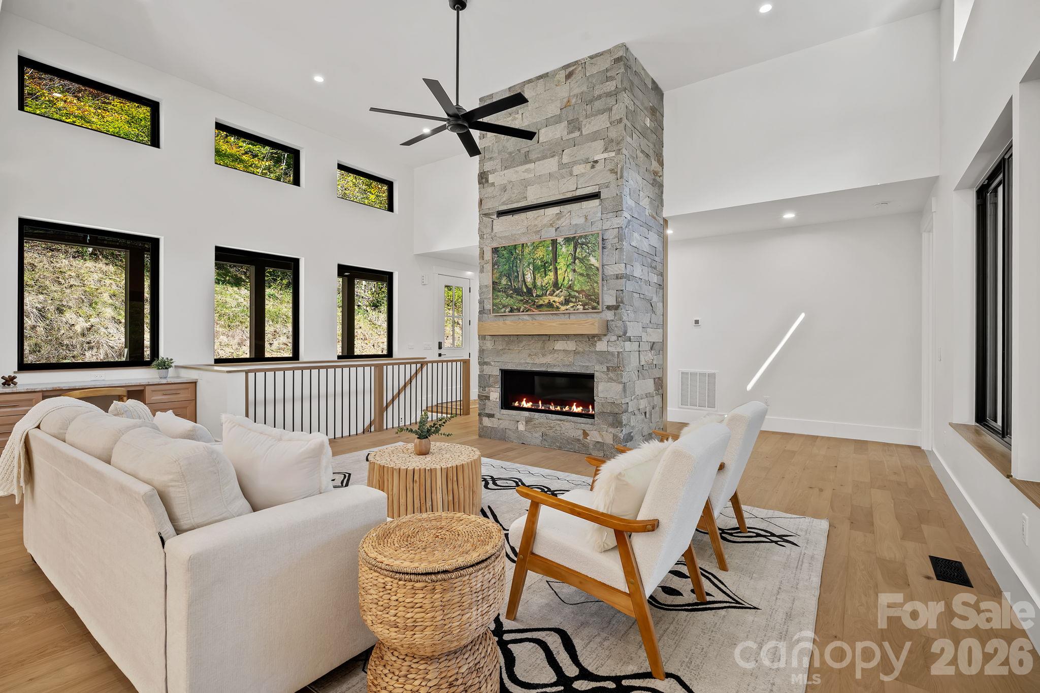 Single Family Residence at 21 Poplar Run Circle, Asheville, photo 6 of 48